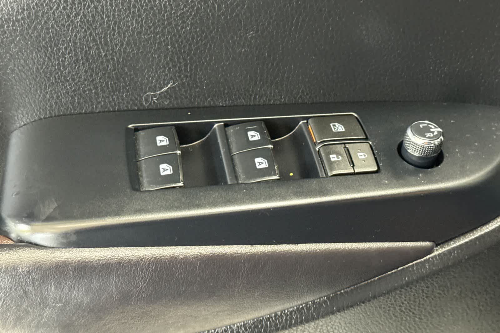 Thumbnail: 2017 Toyota Highlander - 13