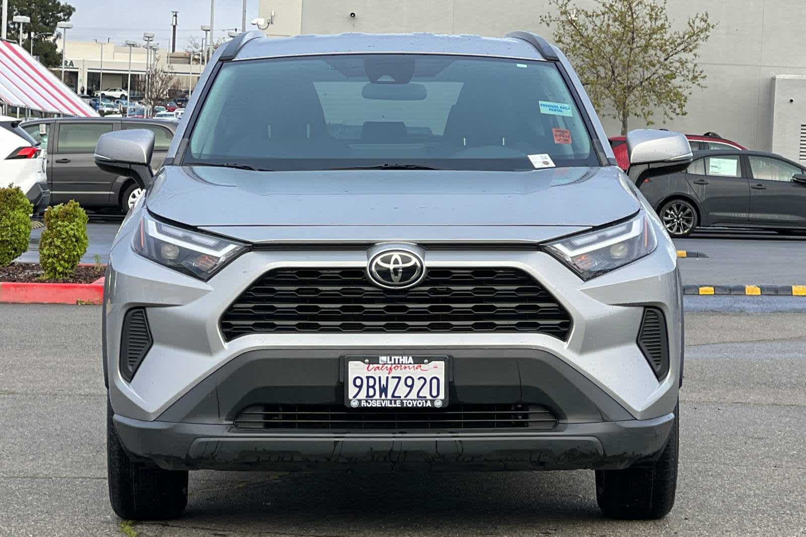 Thumbnail: 2022 Toyota RAV4 - 10