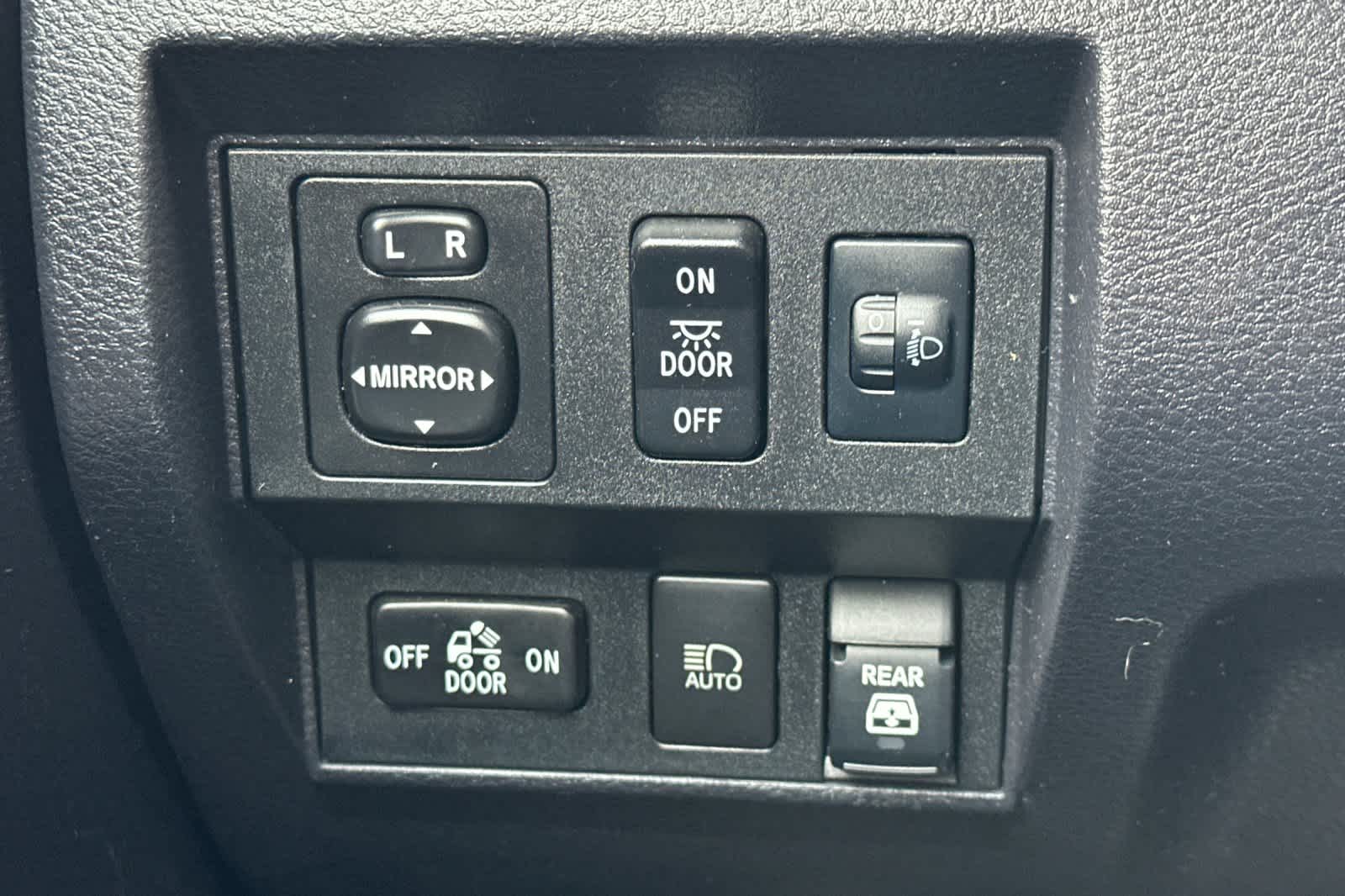 Thumbnail: 2021 Toyota Tundra - 29