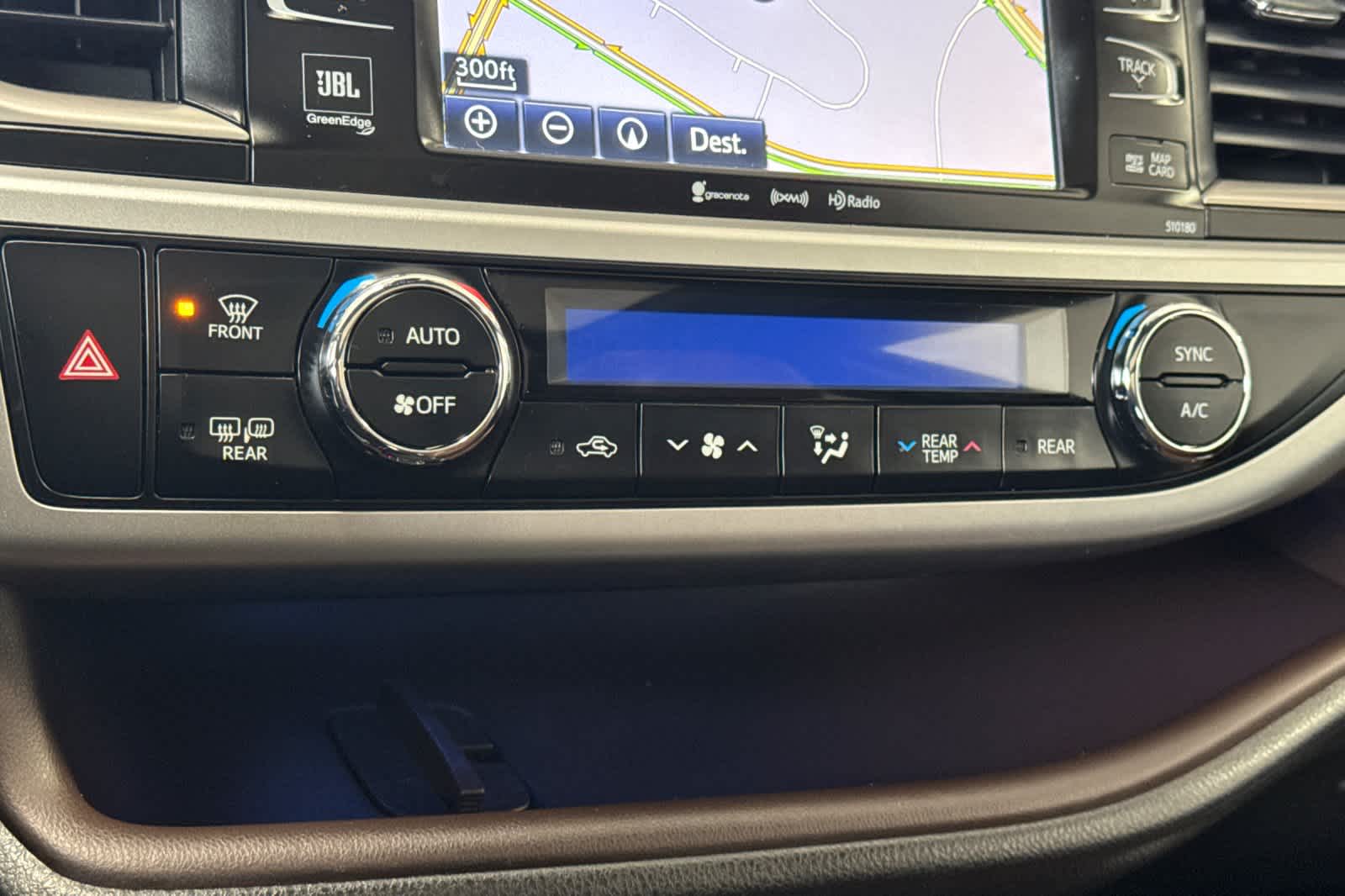 Thumbnail: 2017 Toyota Highlander - 24