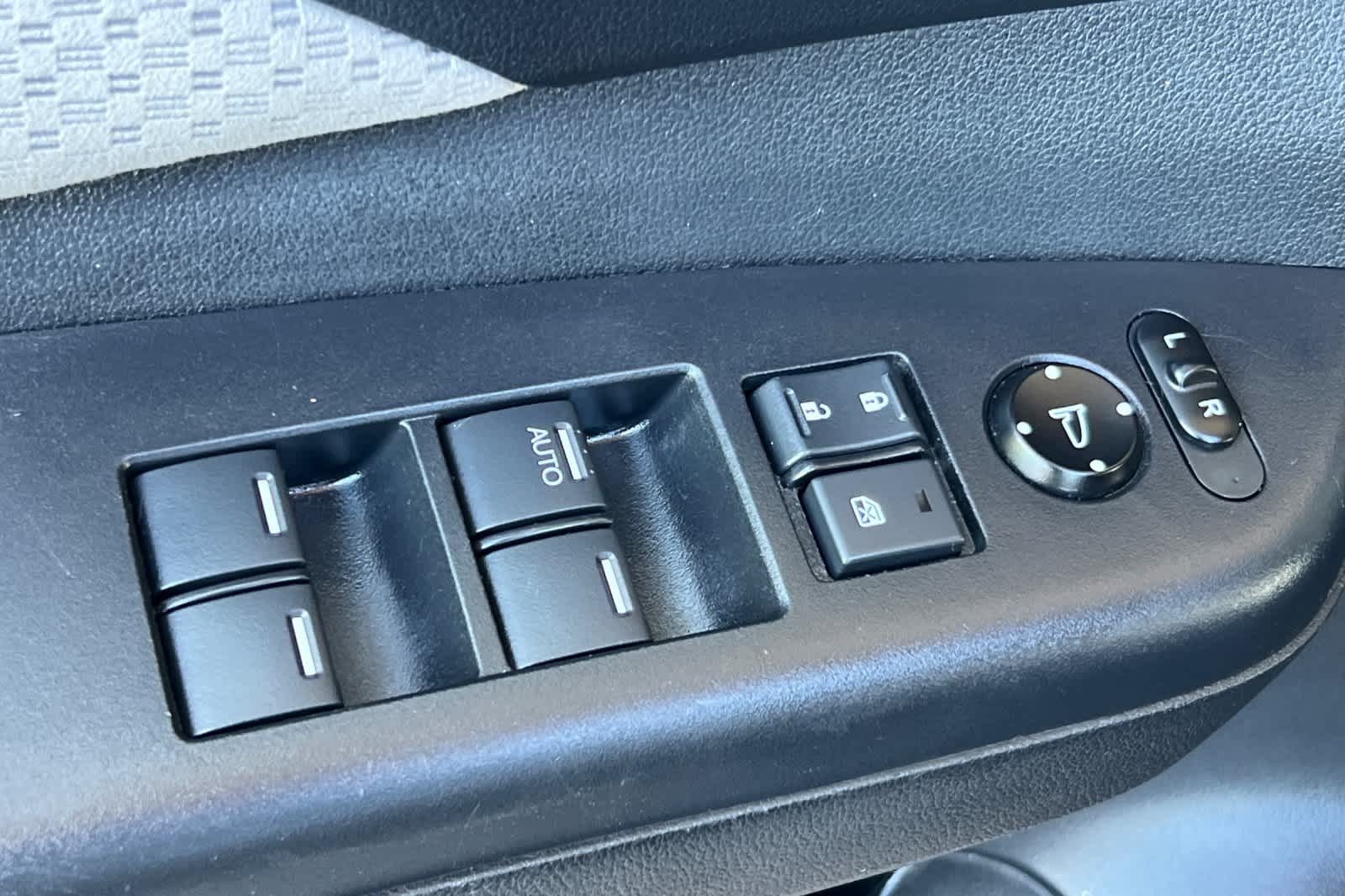 Thumbnail: 2016 Honda CR-V - 13