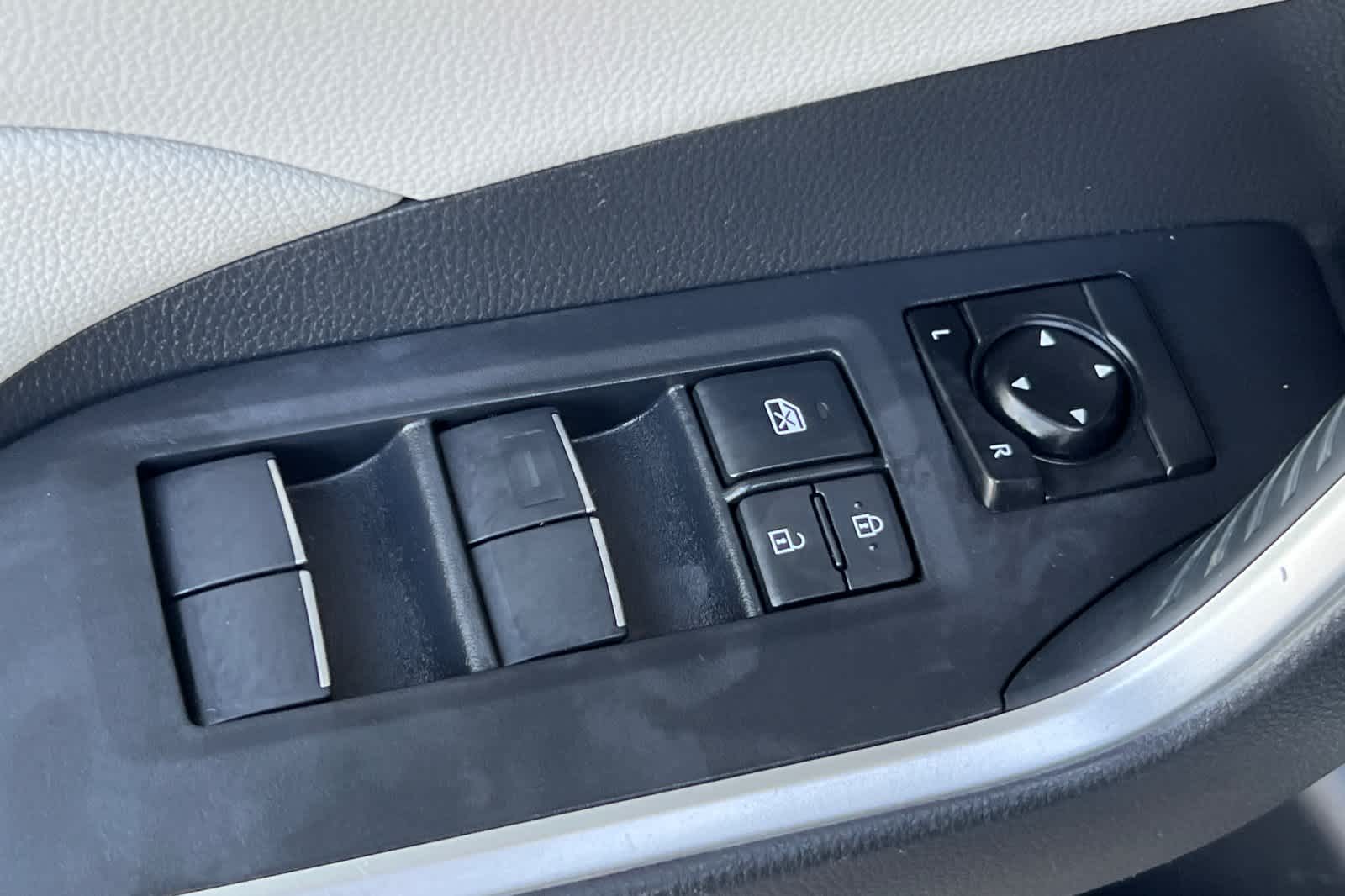 Thumbnail: 2021 Toyota RAV4 - 13