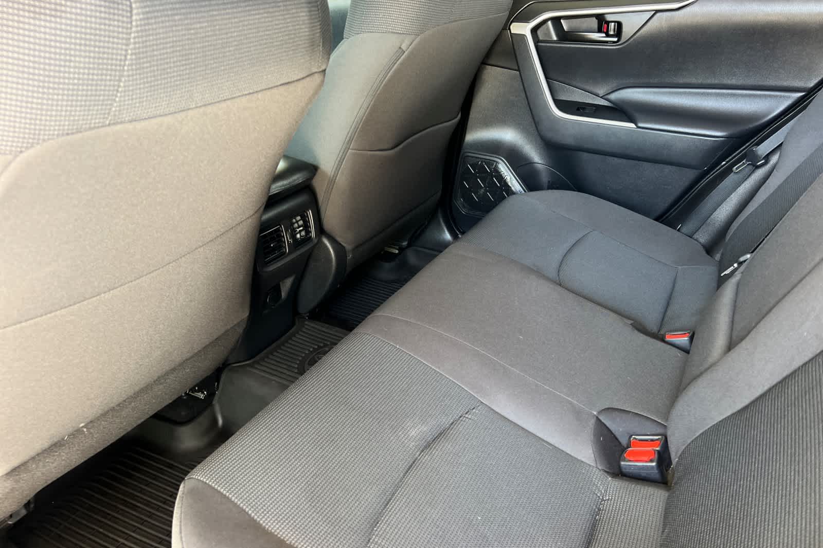 Thumbnail: 2021 Toyota RAV4 - 4