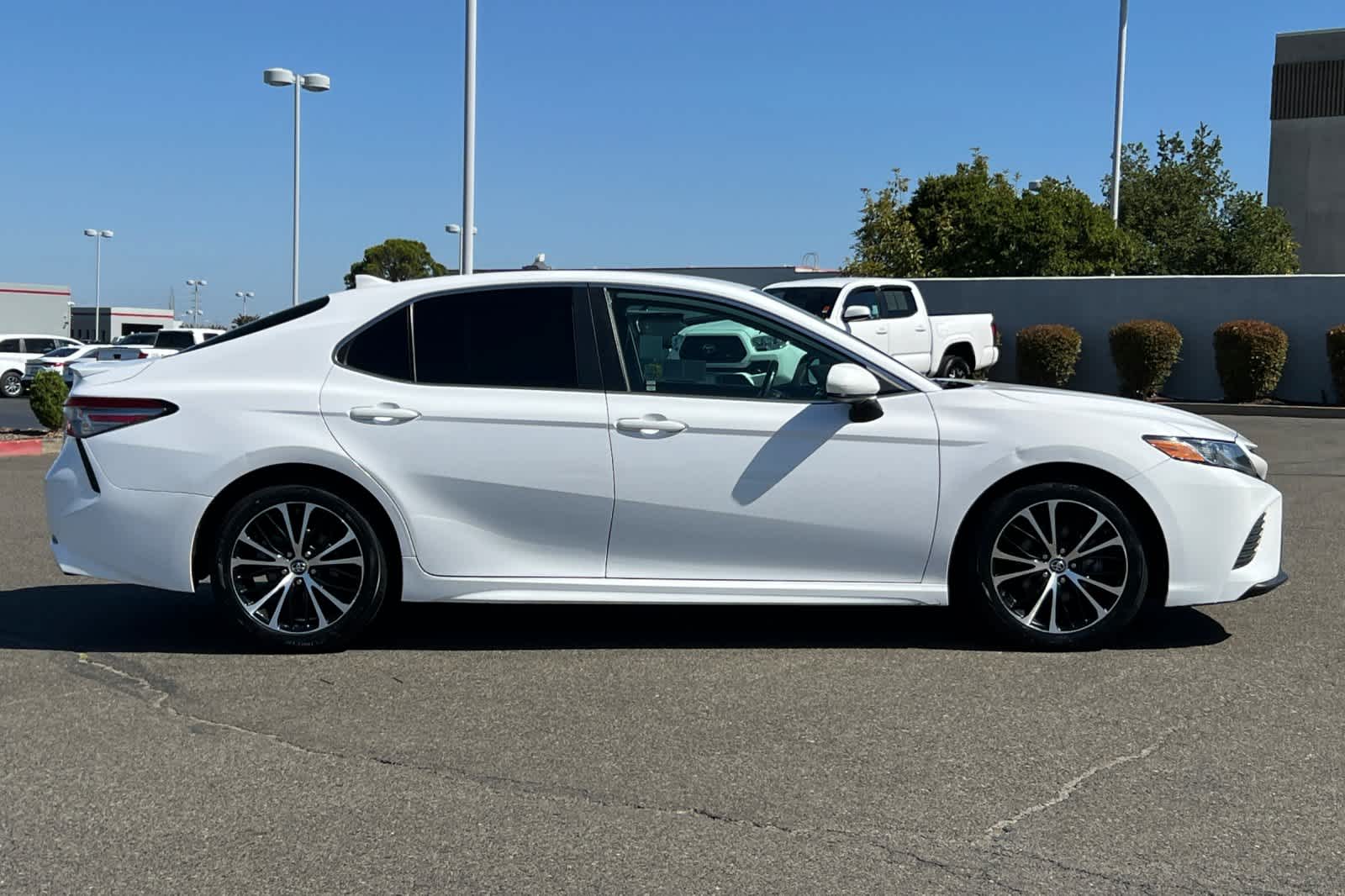 Thumbnail: 2019 Toyota Camry - 6