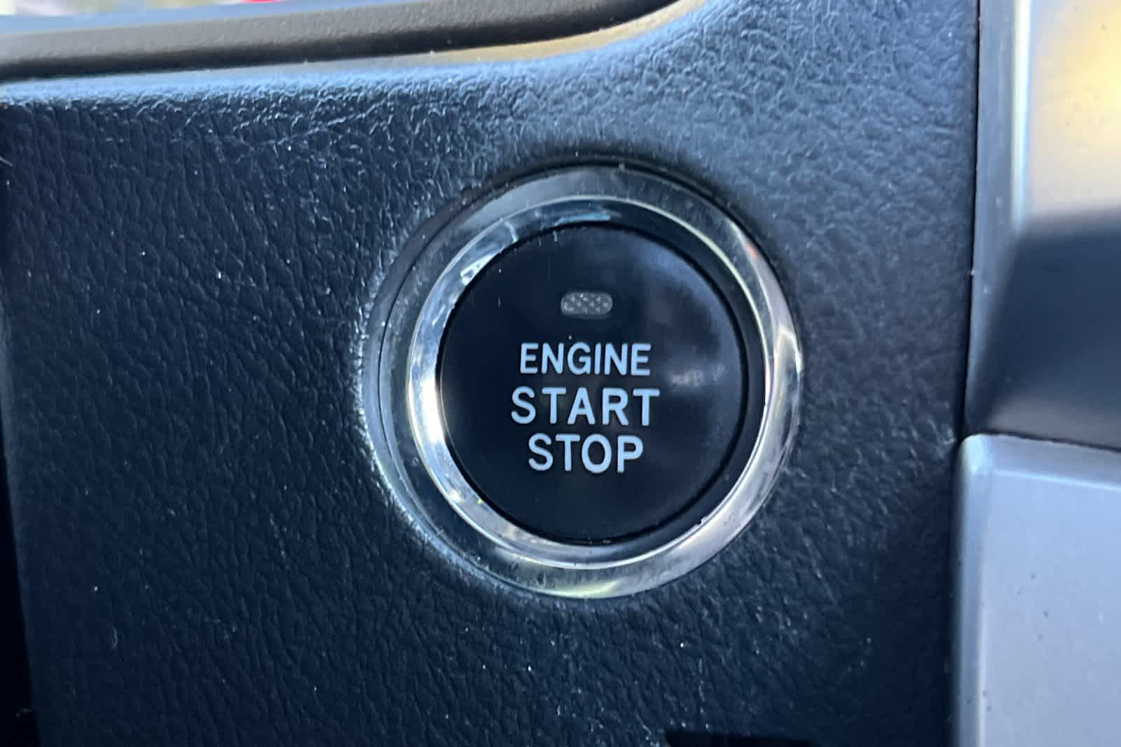 Thumbnail: 2018 Toyota 4Runner - 25