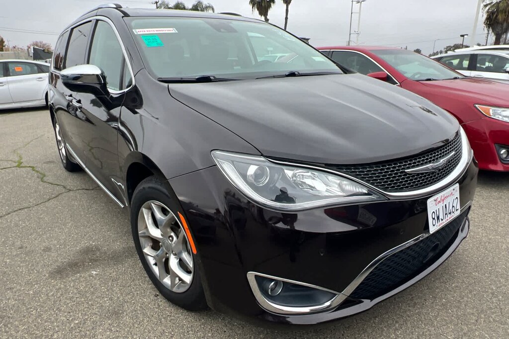 Used 2017 Chrysler Pacifica Limited Van