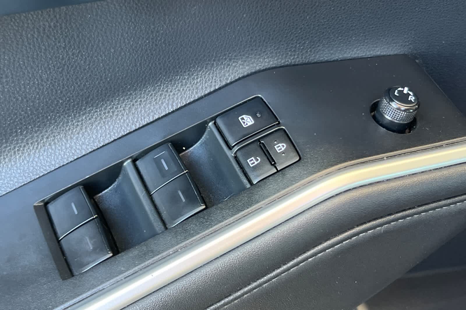 Thumbnail: 2023 Toyota Highlander - 13