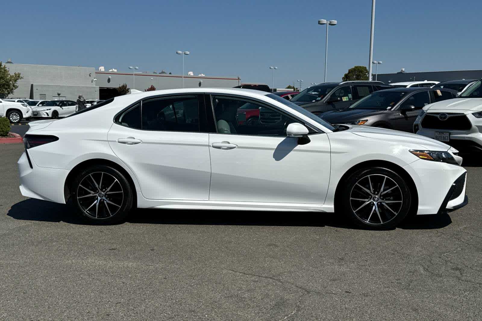 Thumbnail: 2022 Toyota Camry - 6