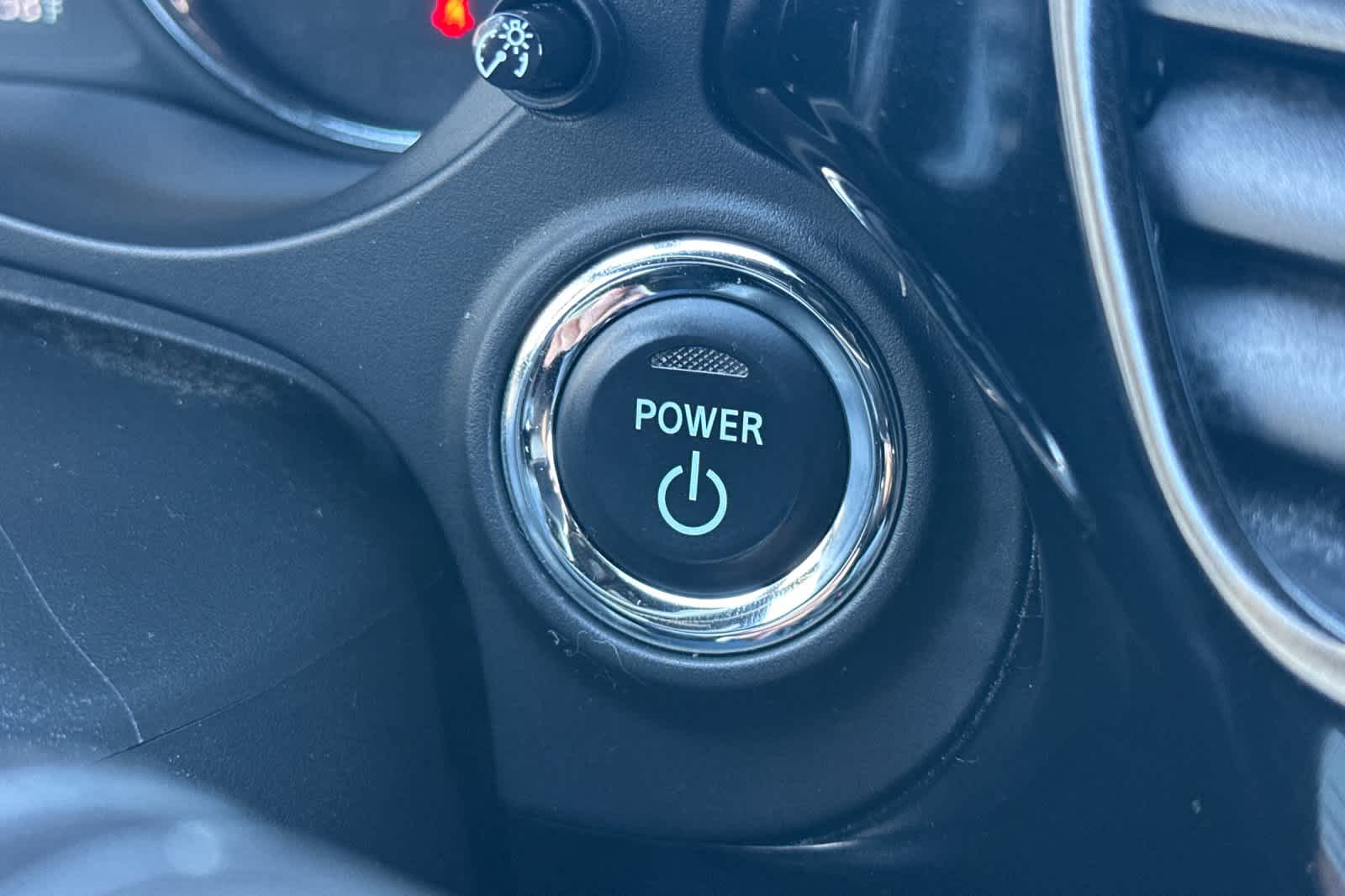 Thumbnail: 2022 Mitsubishi Outlander - 24