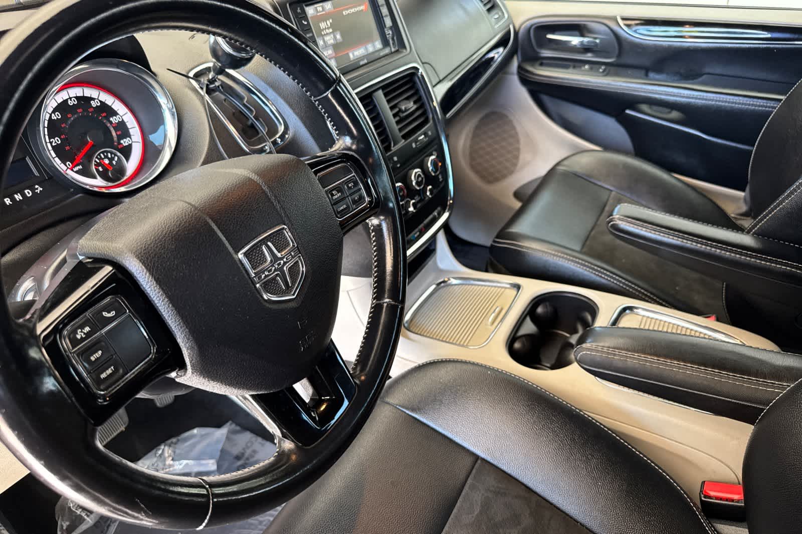 Thumbnail: 2019 Dodge Grand Caravan - 11