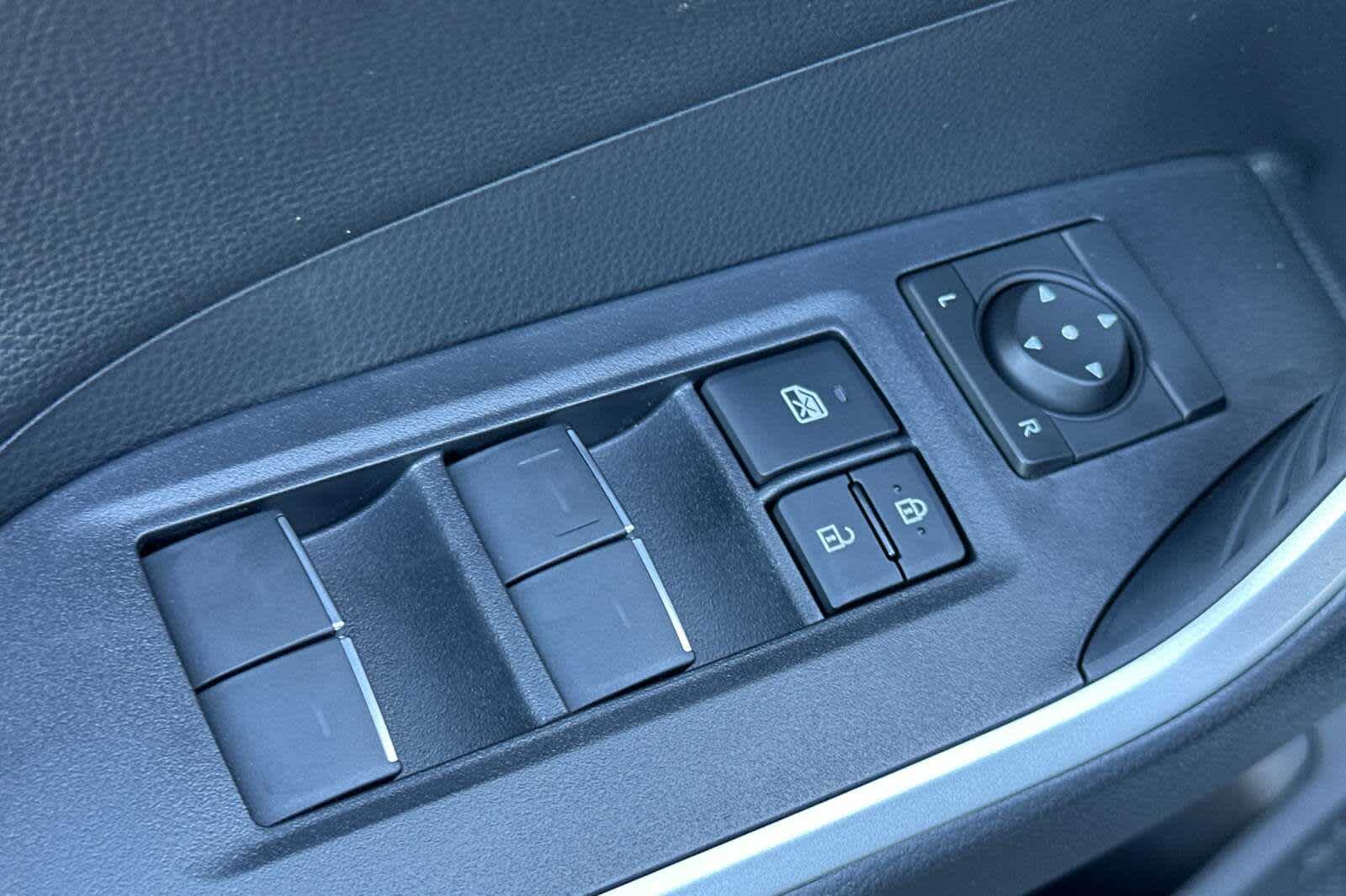 2025 Toyota RAV4 XSE 13