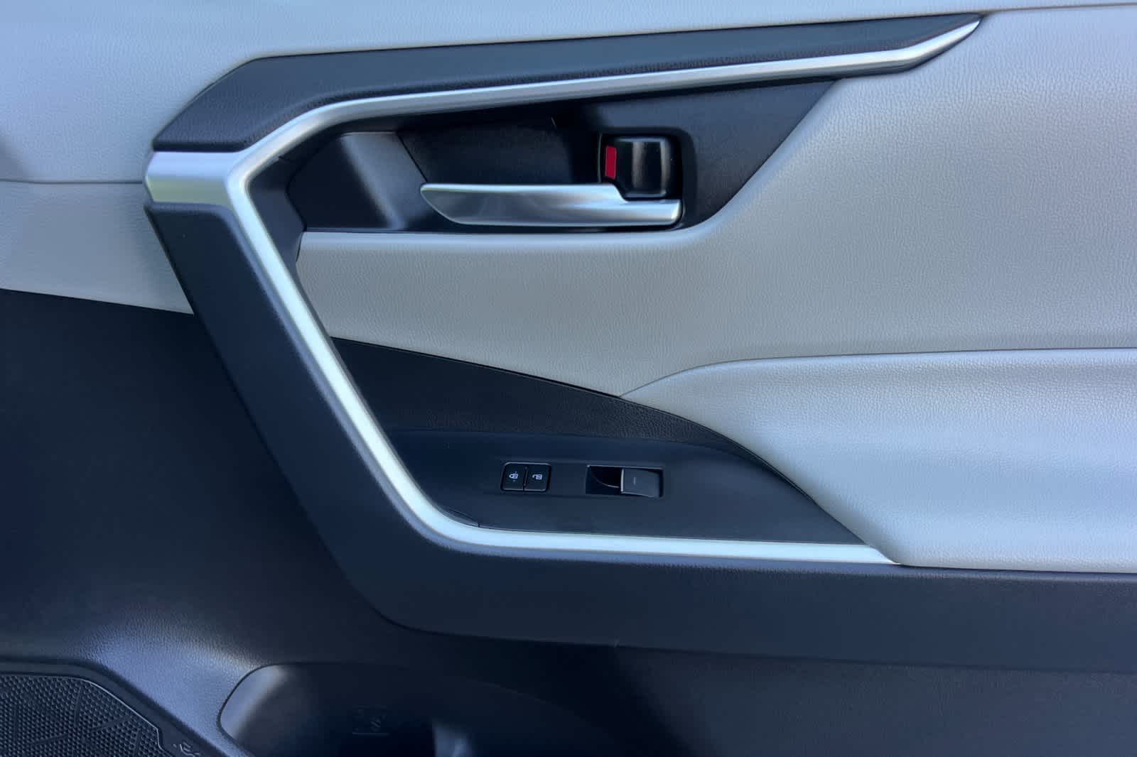 Thumbnail: 2024 Toyota RAV4 - 19