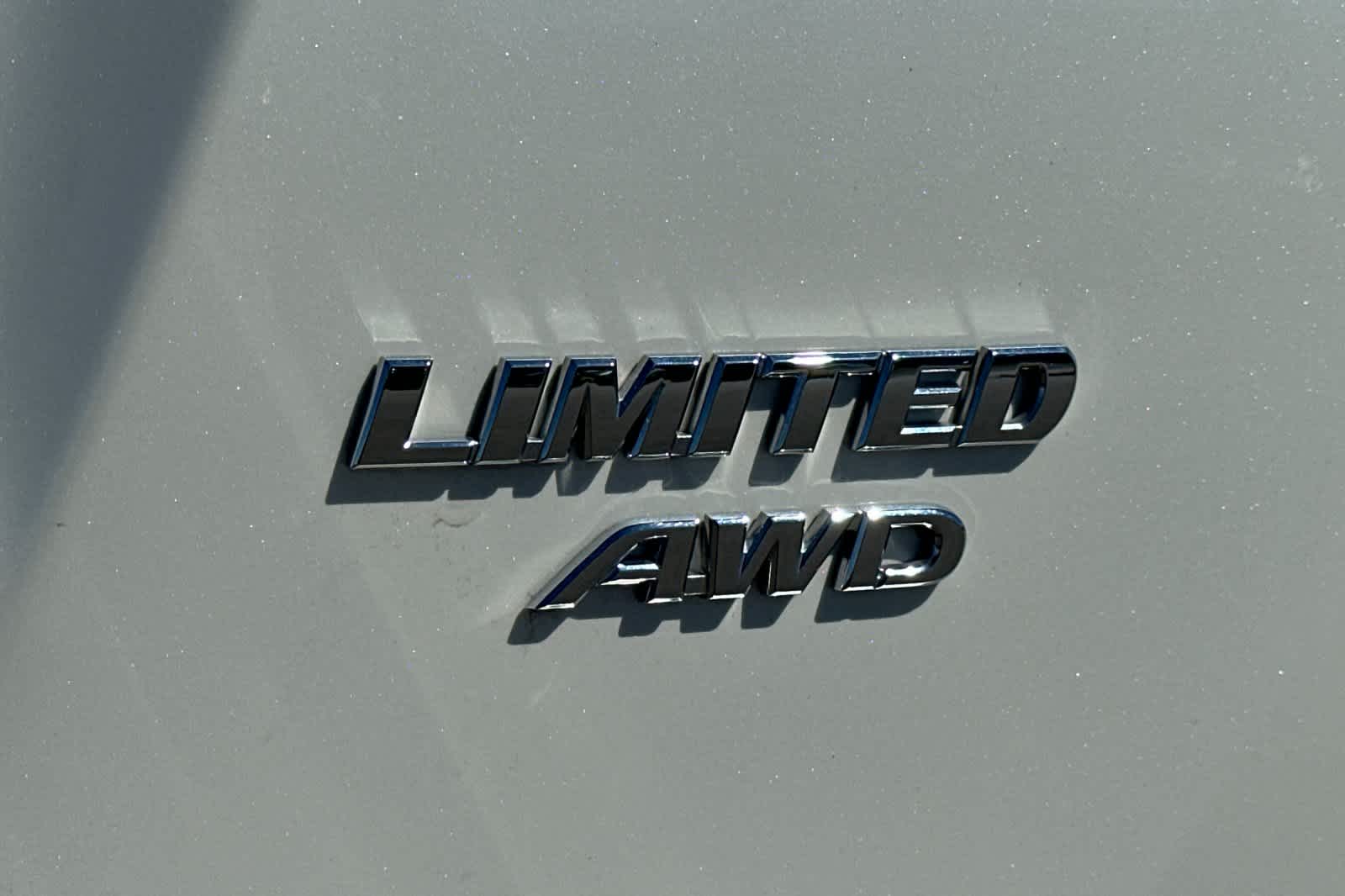 Thumbnail: 2016 Toyota RAV4 - 32