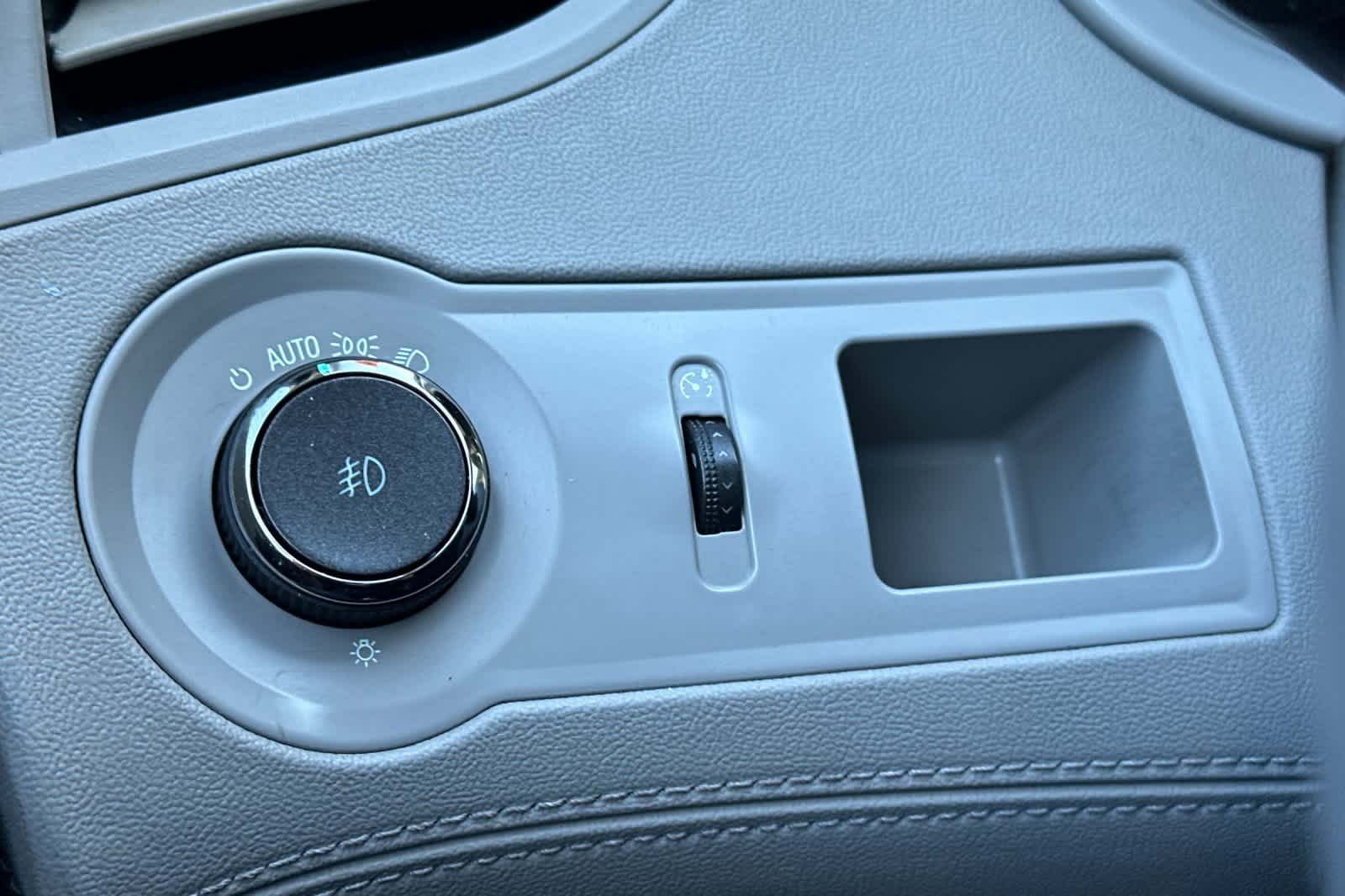 Thumbnail: 2011 Buick LaCrosse - 27