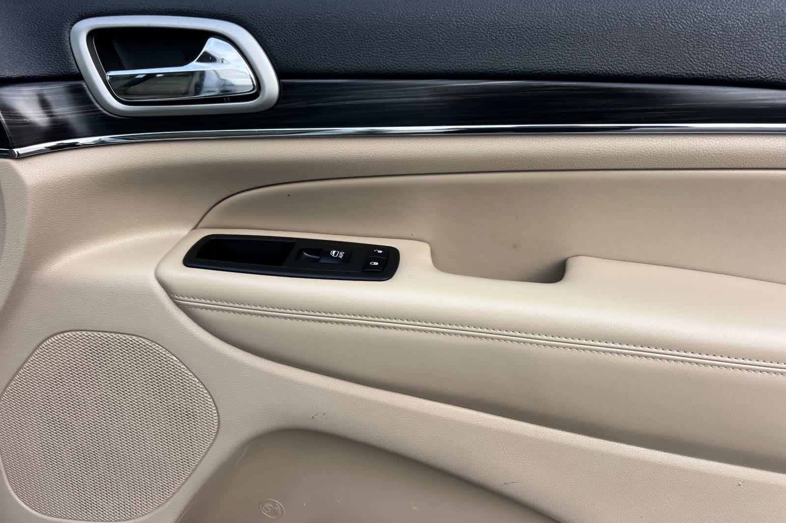 Thumbnail: 2019 Jeep Grand Cherokee - 19