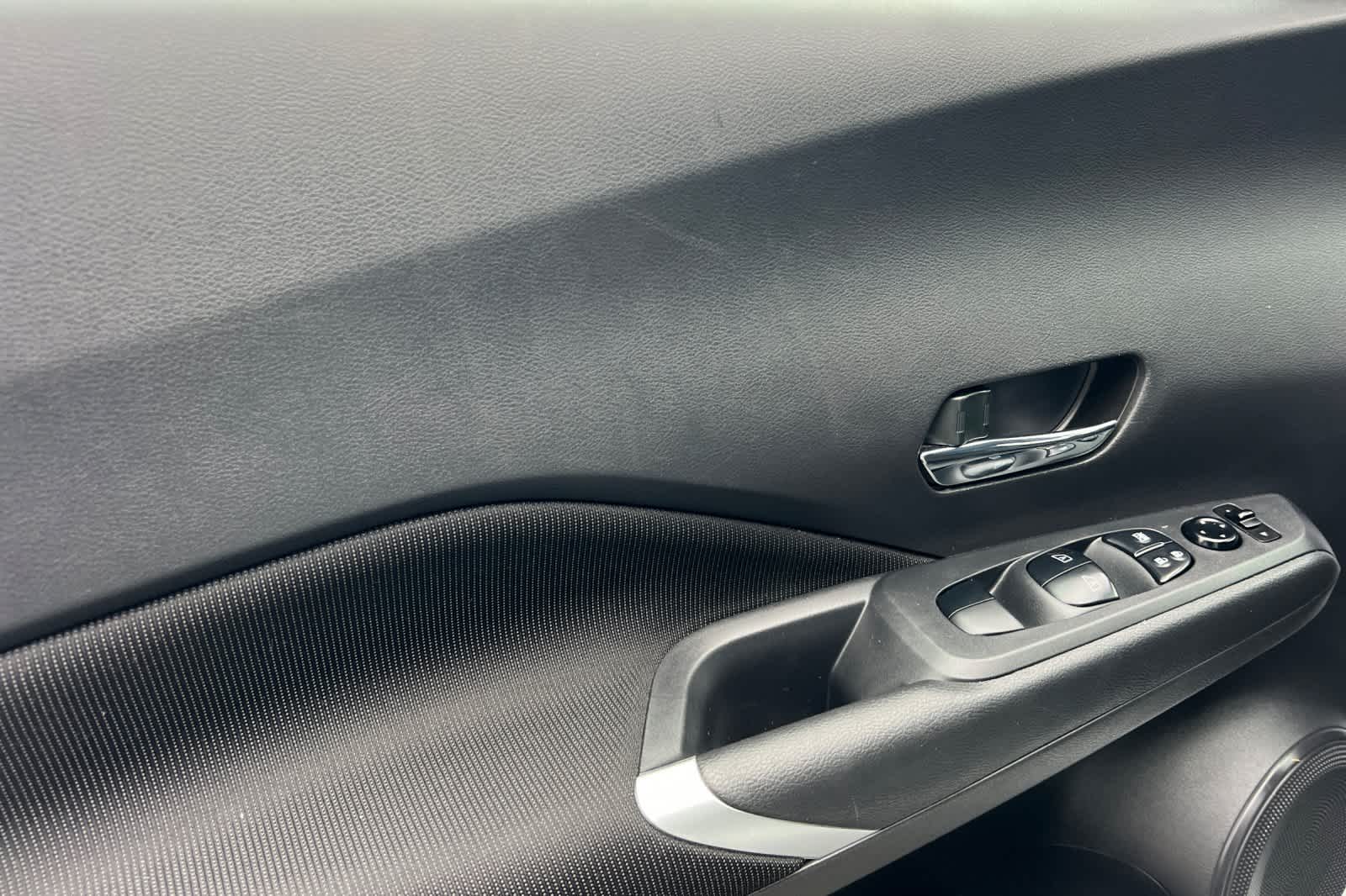 Thumbnail: 2023 Nissan Kicks - 12