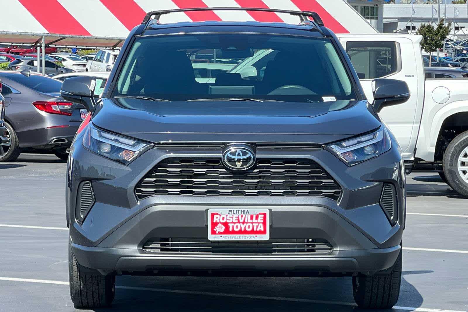2025 Toyota RAV4 XLE 10