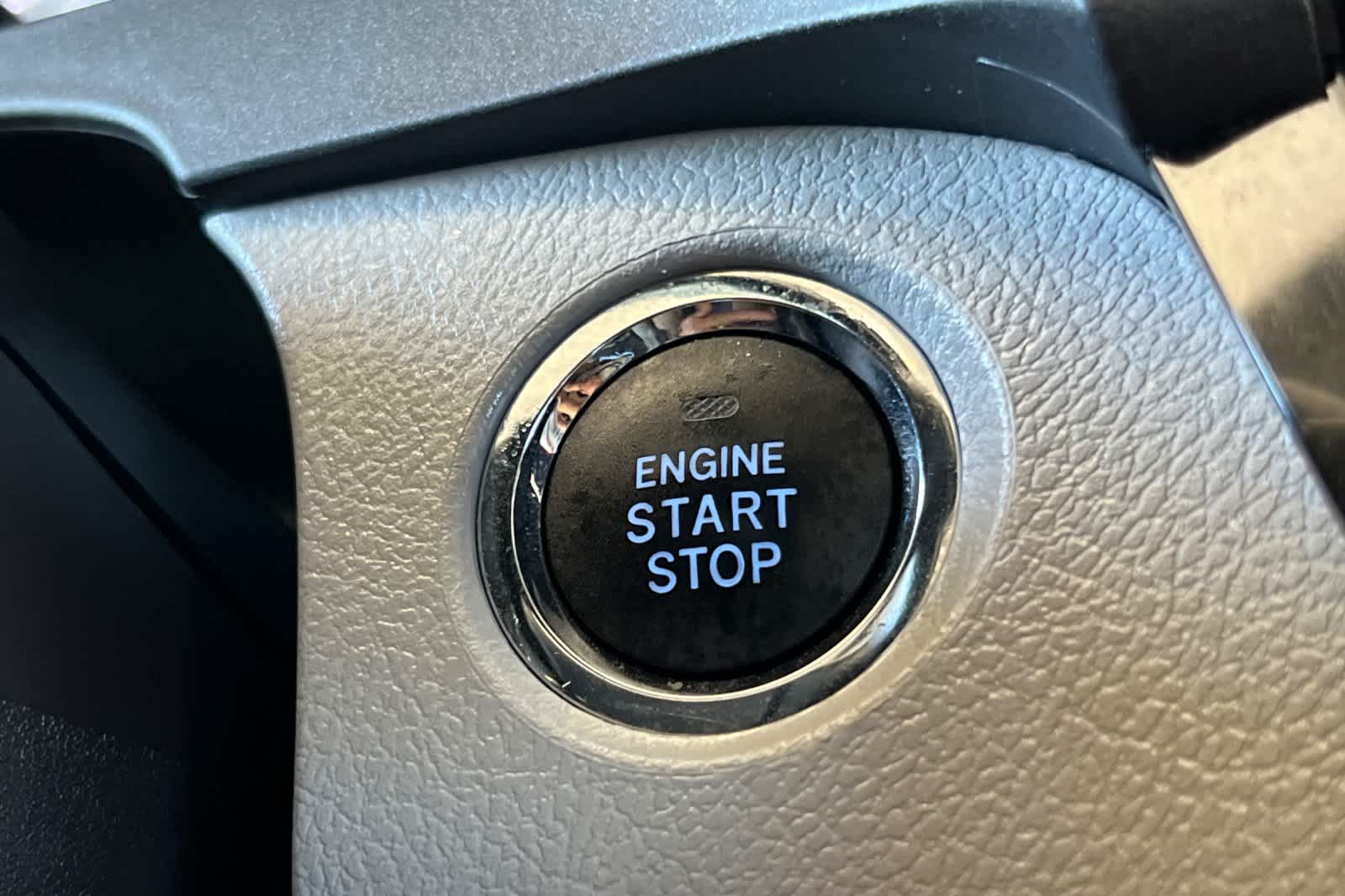 Thumbnail: 2018 Toyota Sienna - 26