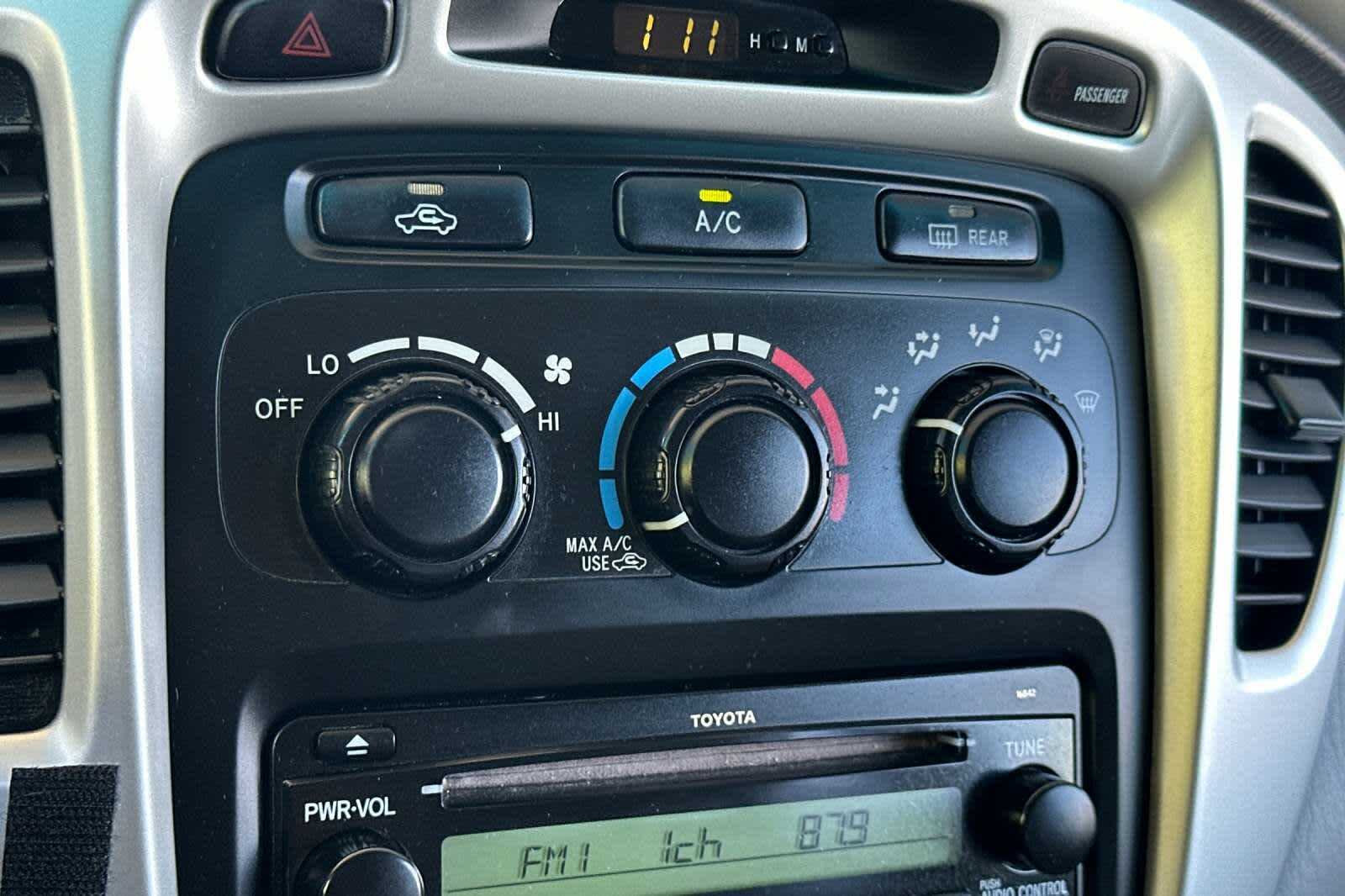 Thumbnail: 2005 Toyota Highlander - 21