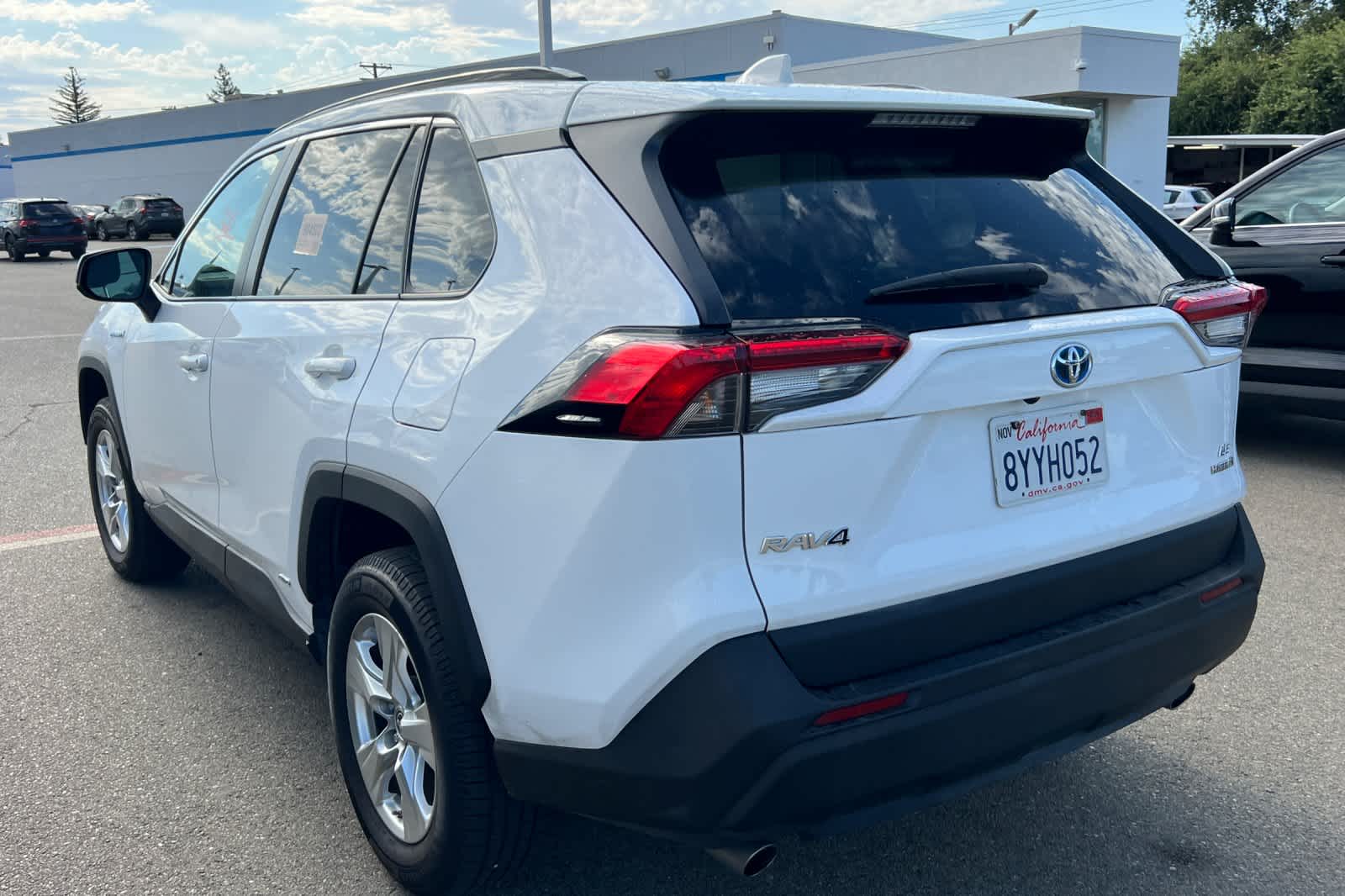 Thumbnail: 2021 Toyota RAV4 - 6