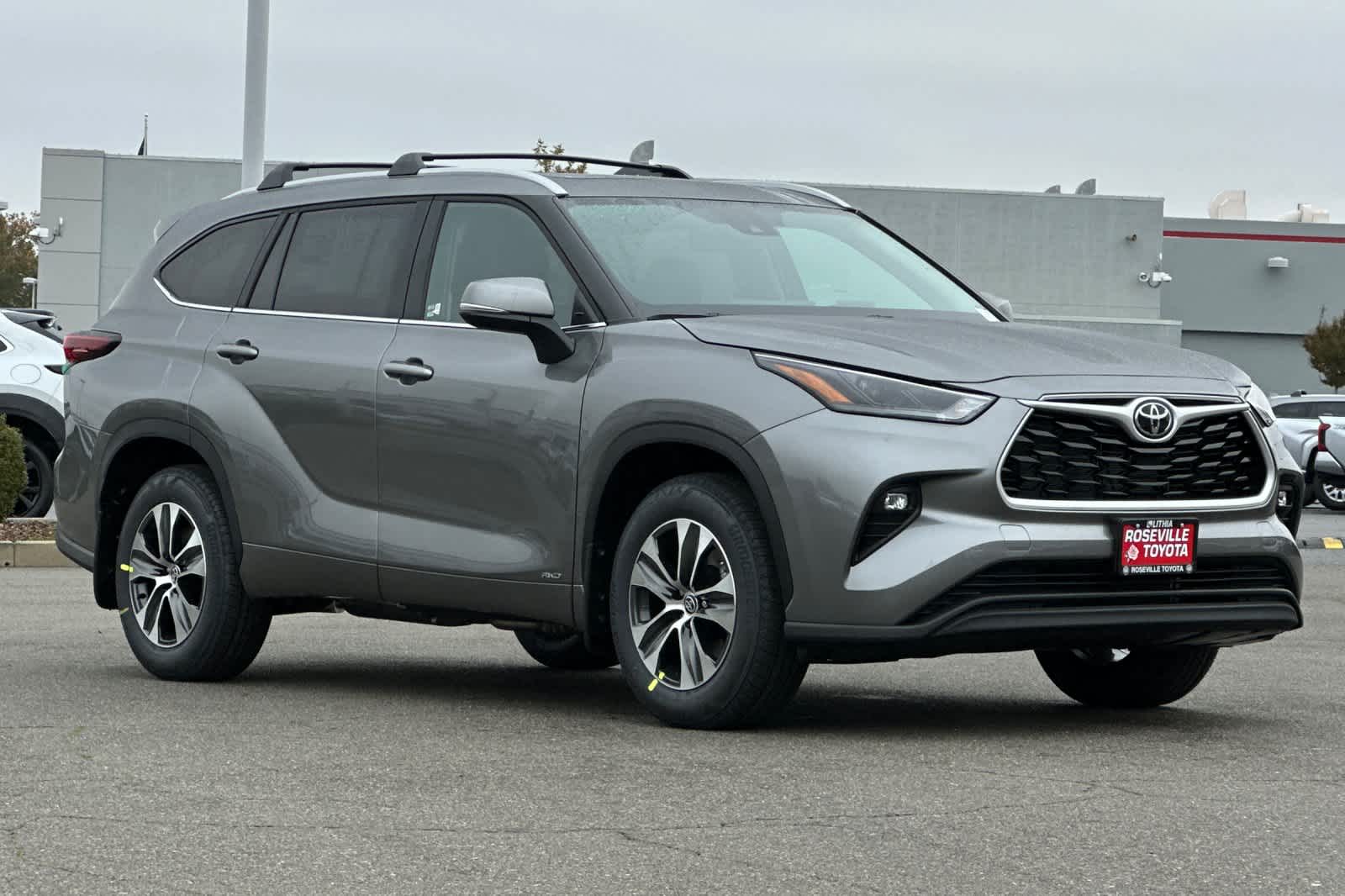 Thumbnail: 2026 Toyota Highlander - 9