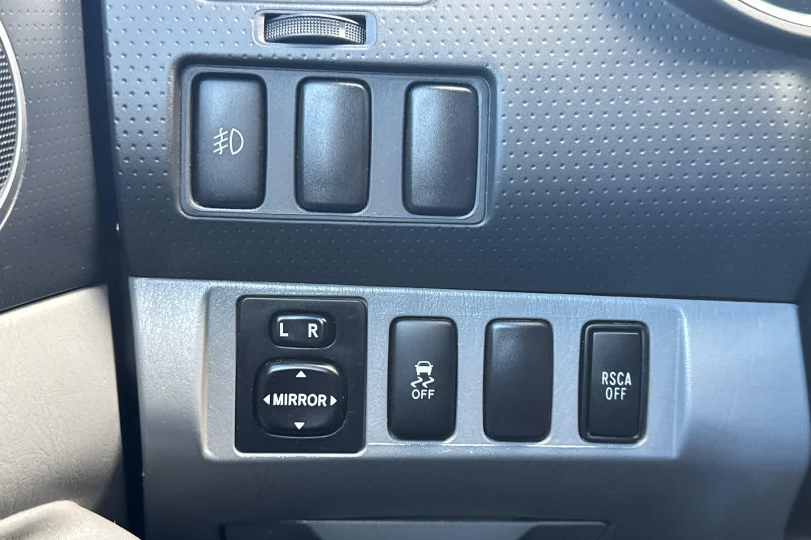 Thumbnail: 2014 Toyota Tacoma - 27