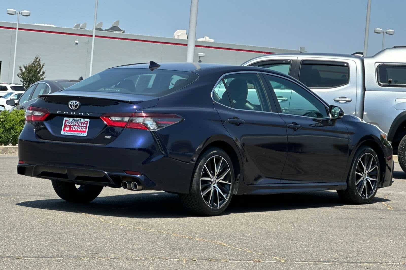 2022 Toyota Camry SE 2