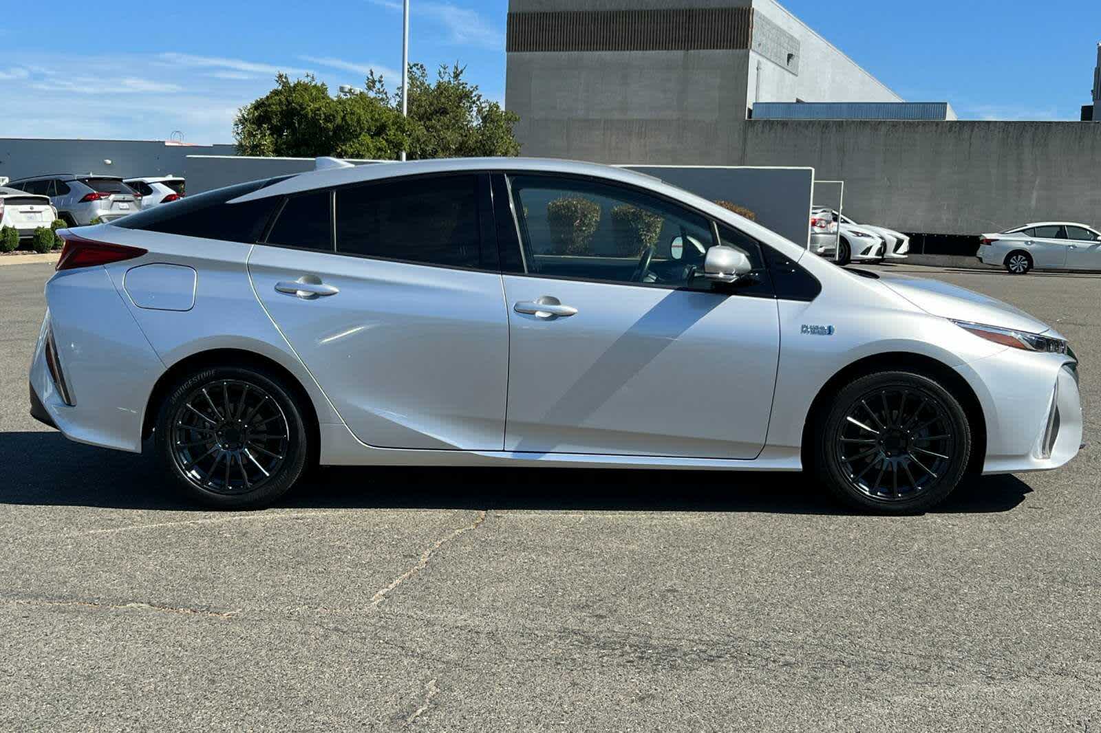 2017 Toyota Prius Prime Premium 6