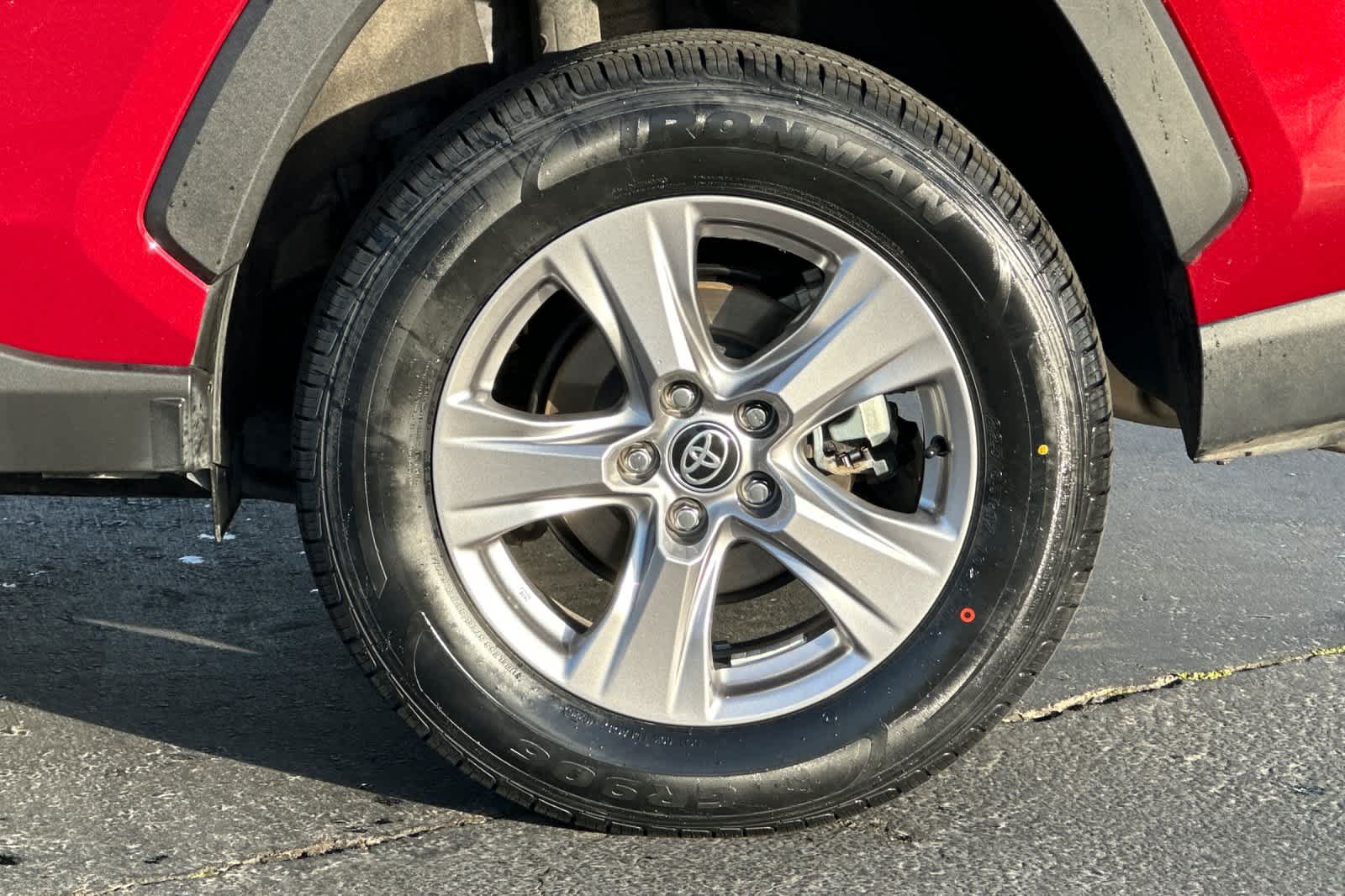 Thumbnail: 2025 Toyota RAV4 - 31