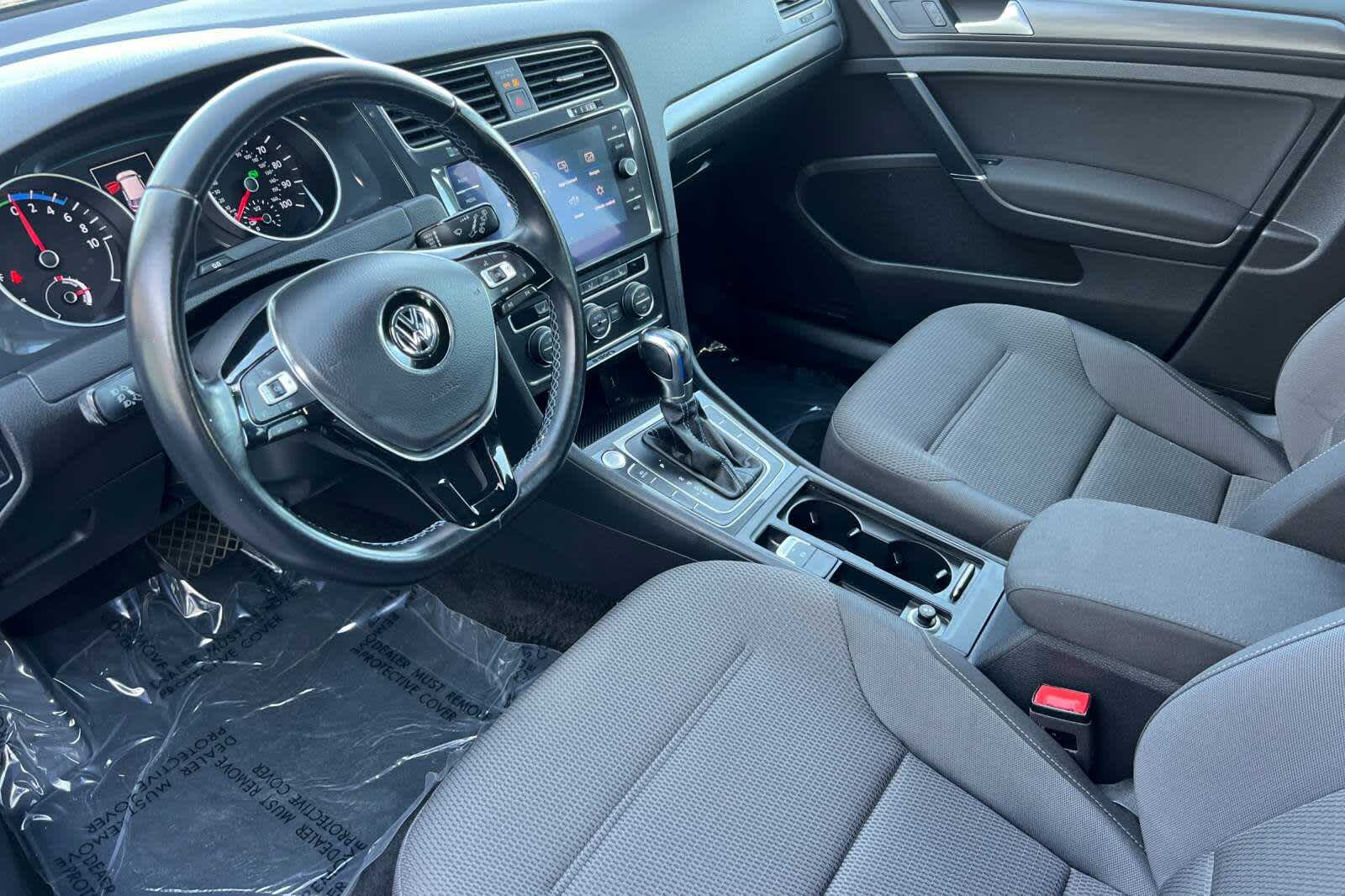 Thumbnail: 2019 Volkswagen e-Golf - 11