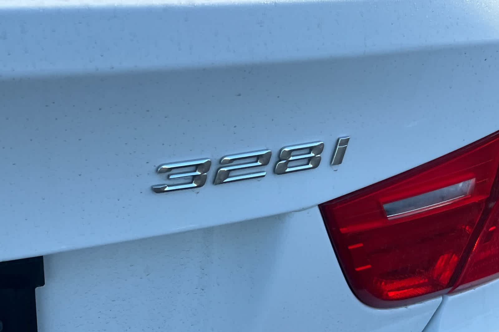 Thumbnail: 2011 BMW 3 Series - 21