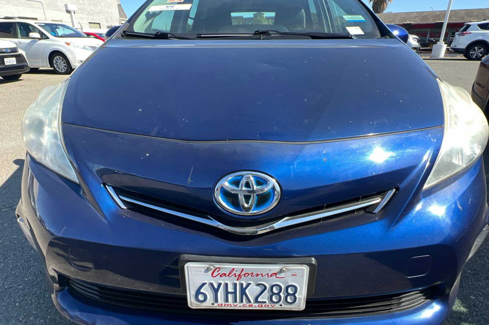 Thumbnail: 2013 Toyota Prius v - 9