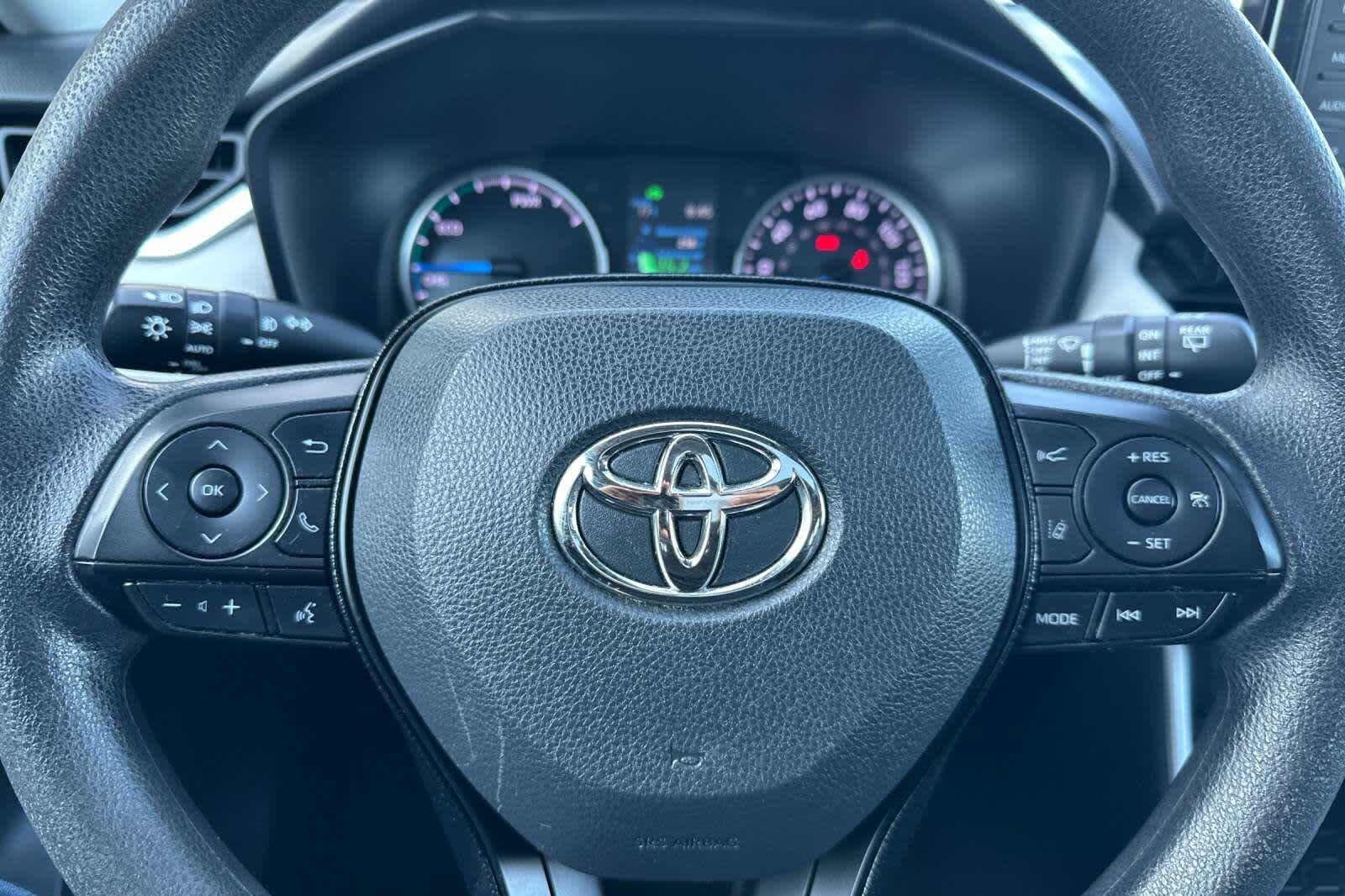 Thumbnail: 2021 Toyota RAV4 - 25