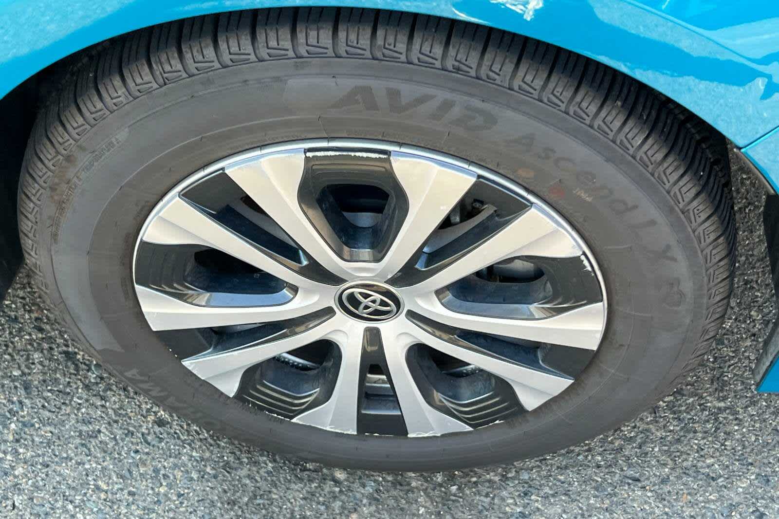 Thumbnail: 2021 Toyota Prius Prime - 17