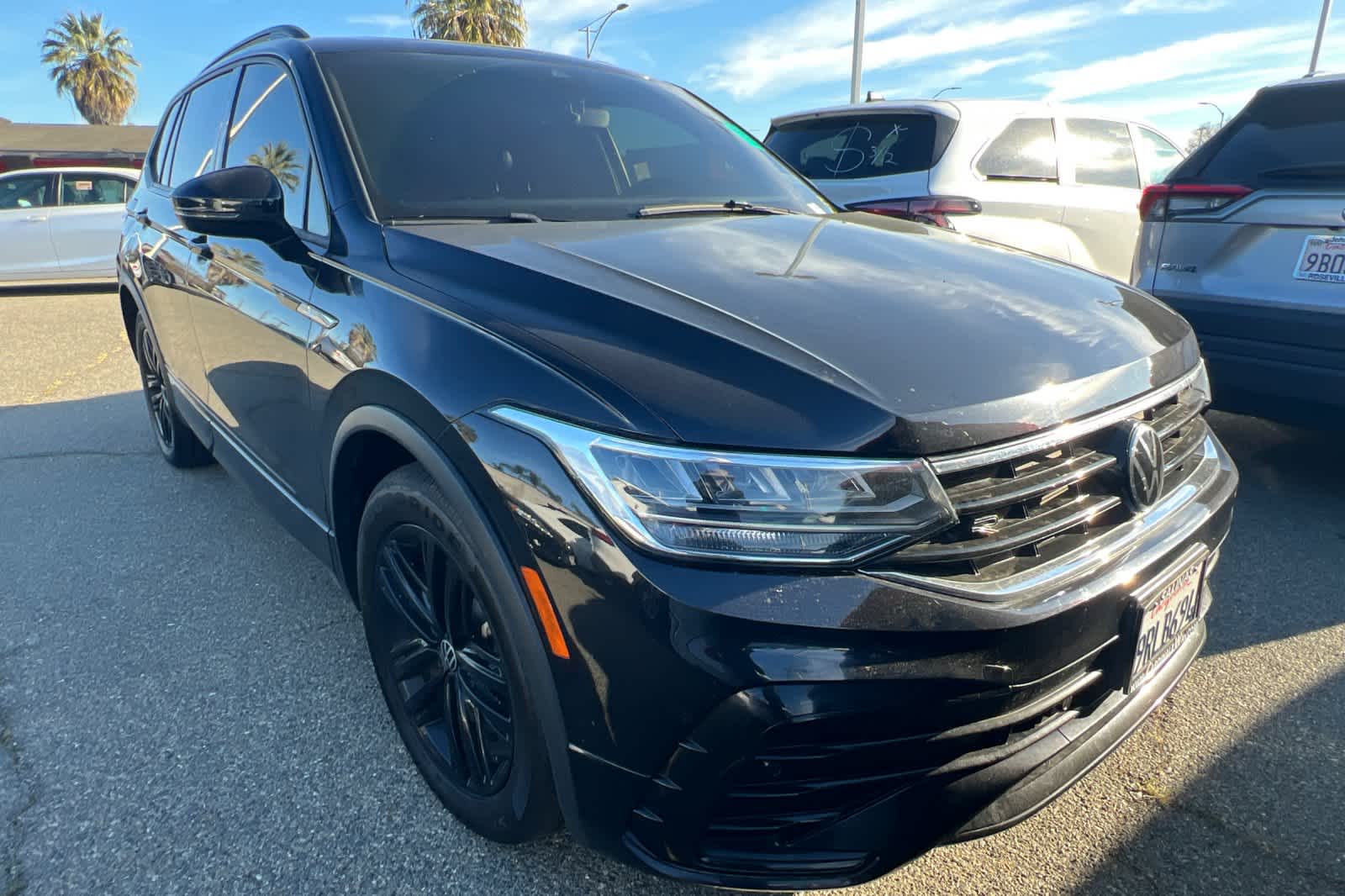 Thumbnail: 2022 Volkswagen Tiguan - 3