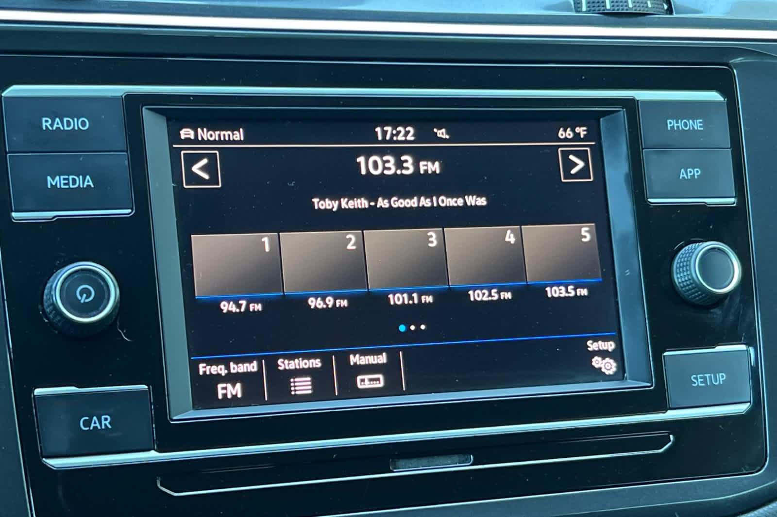 Thumbnail: 2018 Volkswagen Tiguan - 20