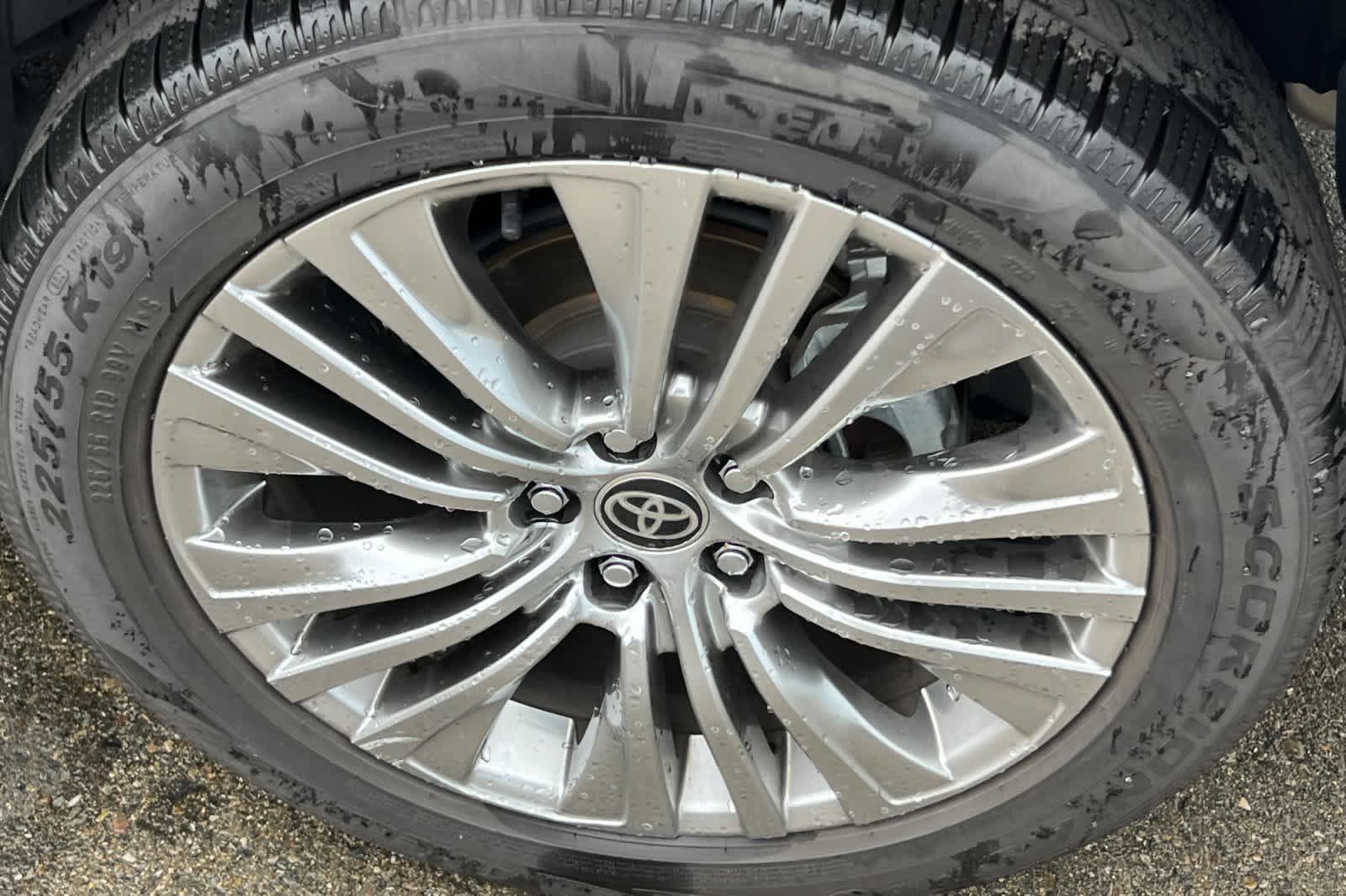 Thumbnail: 2021 Toyota Venza - 18