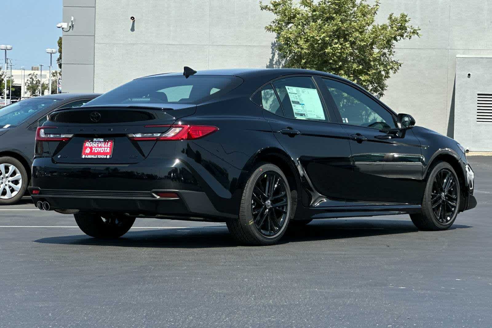 2025 Toyota Camry SE 2