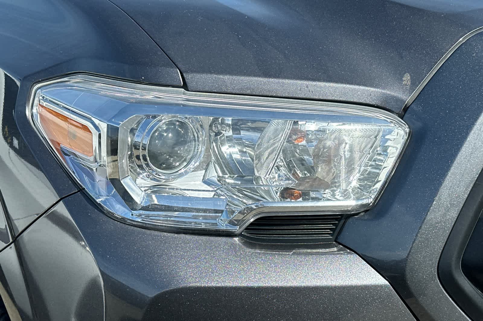 Thumbnail: 2022 Toyota Tacoma - 8