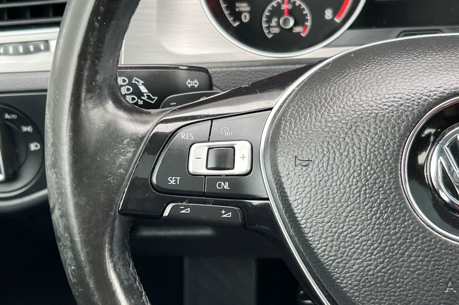 Thumbnail: 2017 Volkswagen Golf - 26