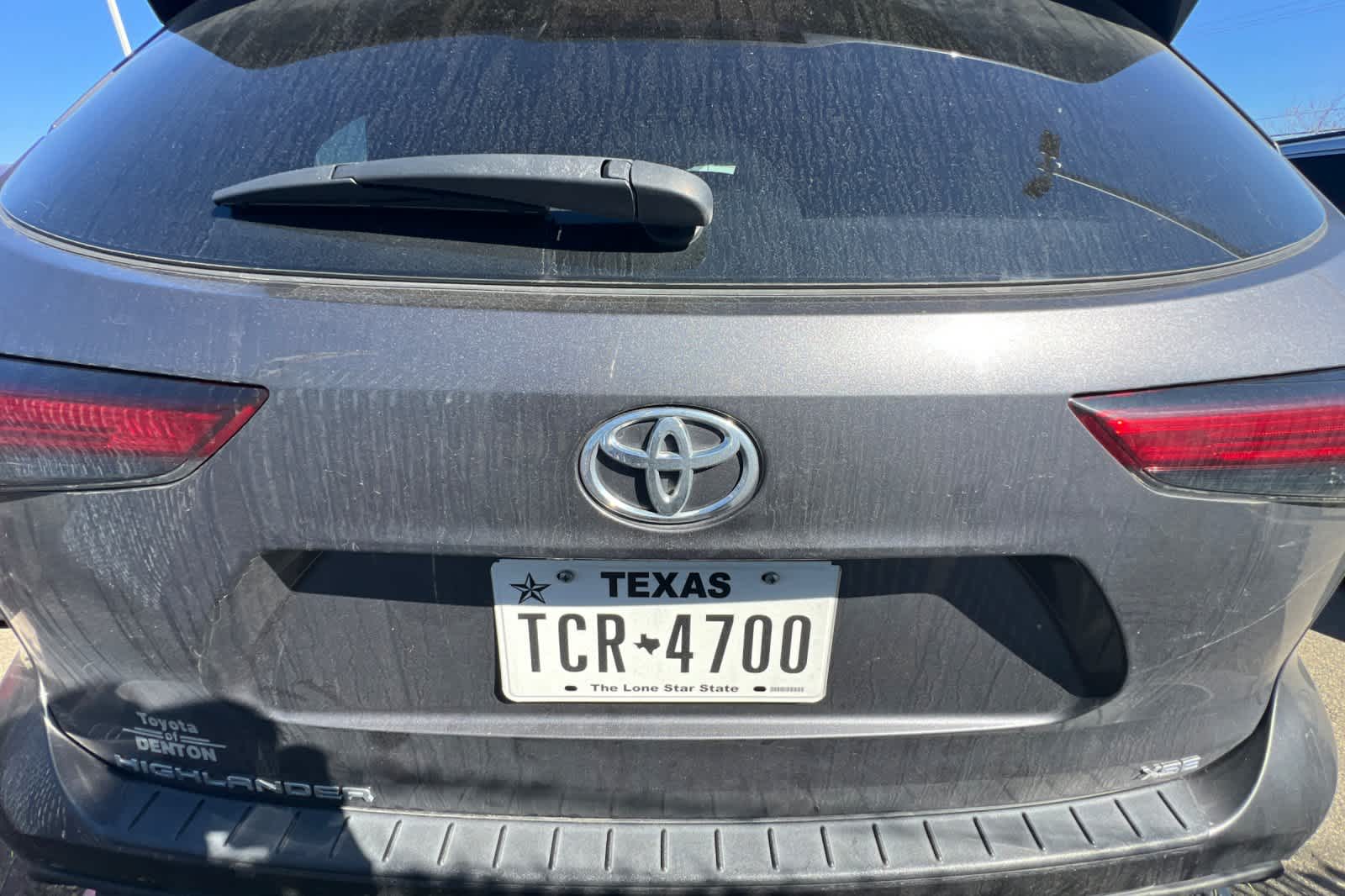 Thumbnail: 2023 Toyota Highlander - 16