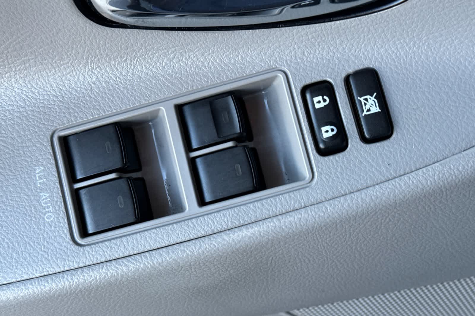 Thumbnail: 2011 Toyota Camry - 13