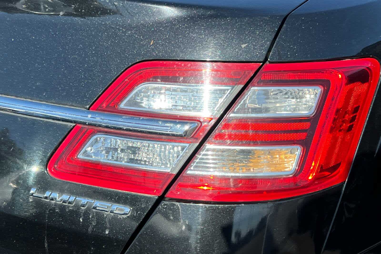 Thumbnail: 2015 Ford Taurus - 16