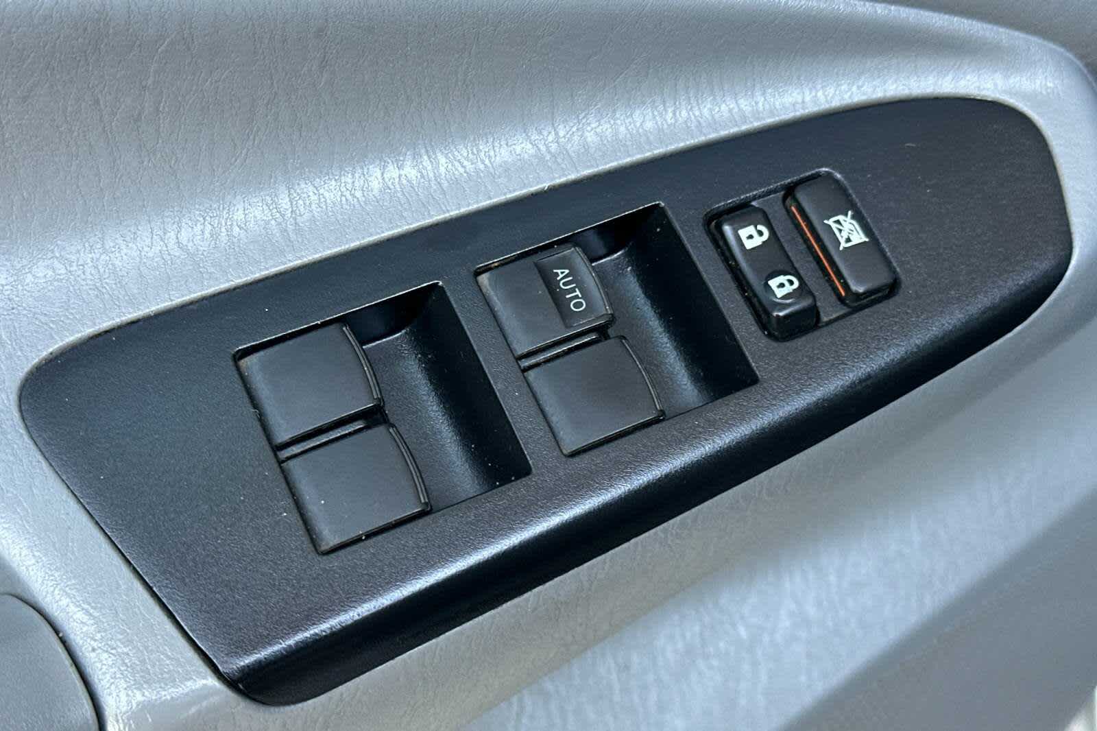 Thumbnail: 2013 Toyota Tacoma - 13