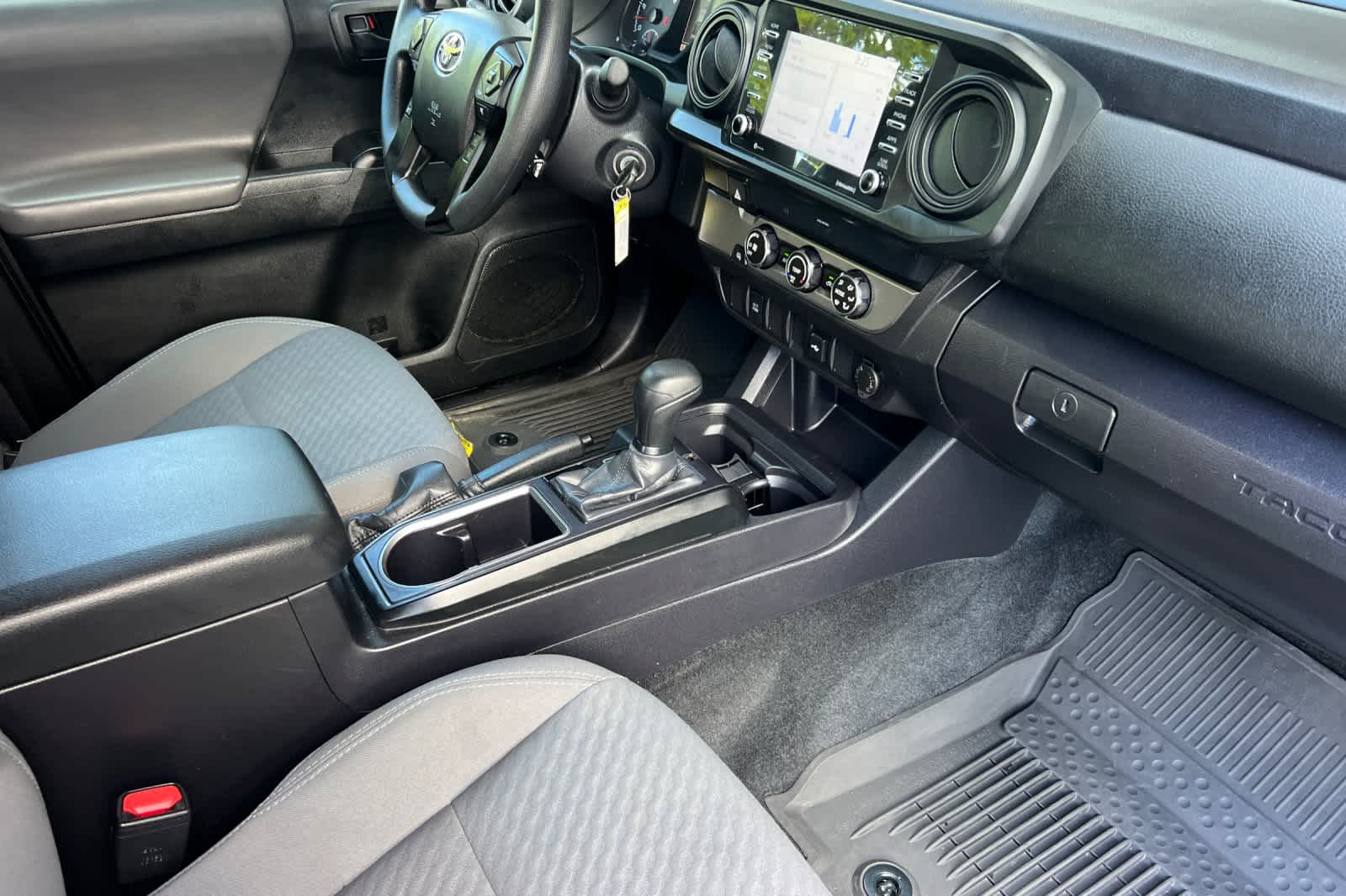 Thumbnail: 2022 Toyota Tacoma - 15