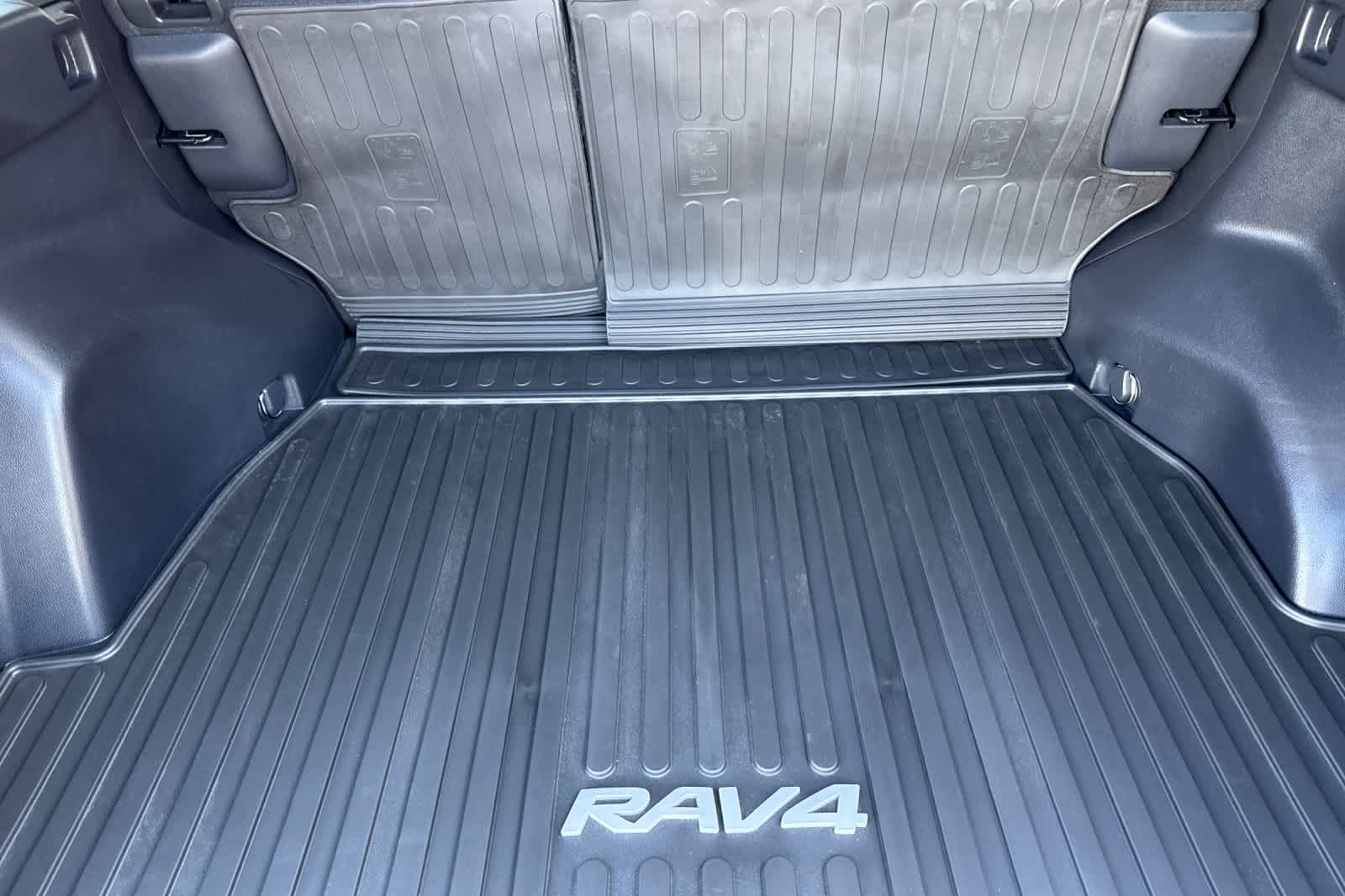 Thumbnail: 2024 Toyota RAV4 - 16