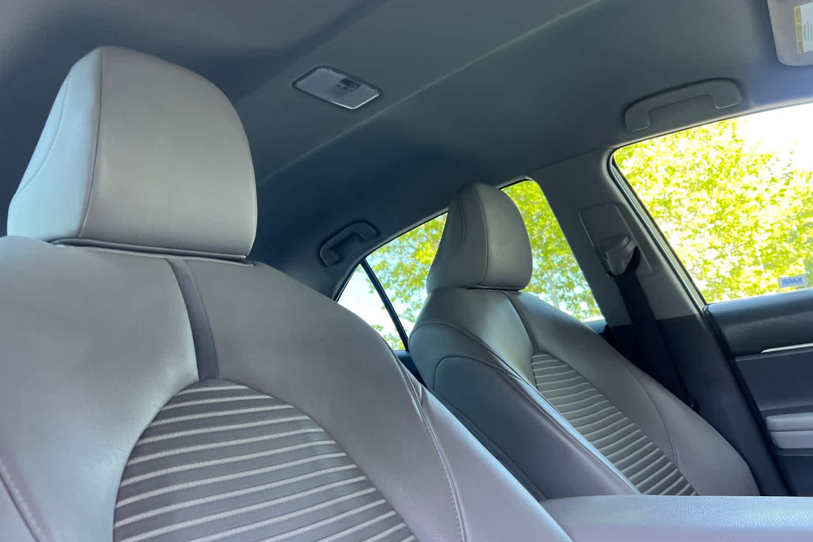 Thumbnail: 2018 Toyota Camry - 16