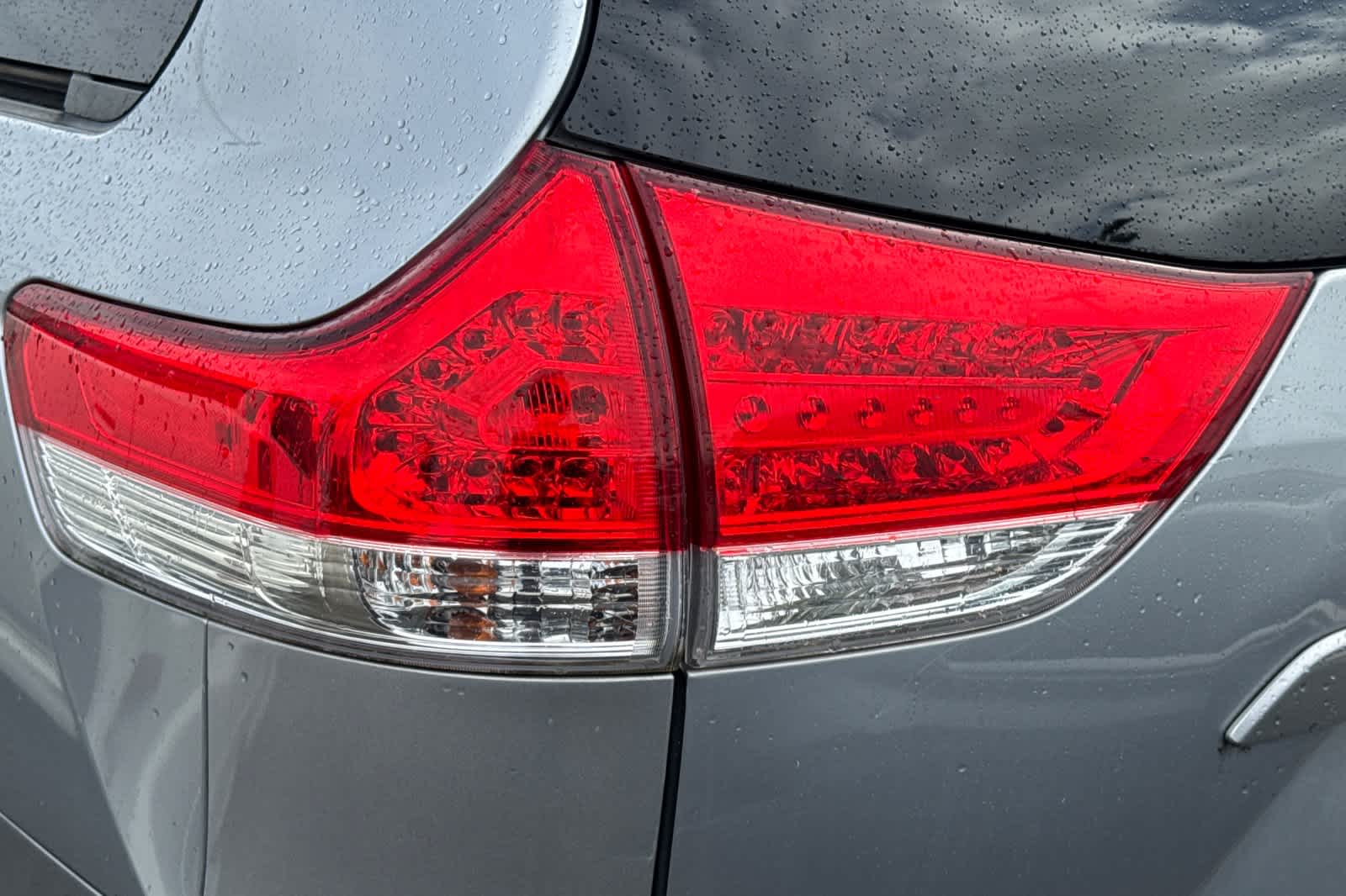 Thumbnail: 2011 Toyota Sienna - 15