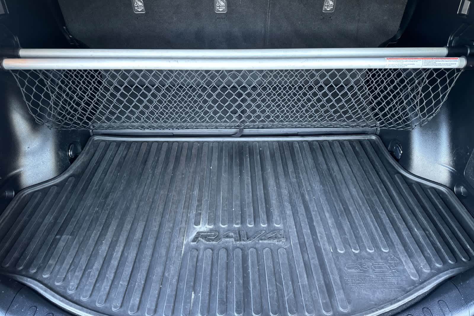 Thumbnail: 2018 Toyota RAV4 - 16