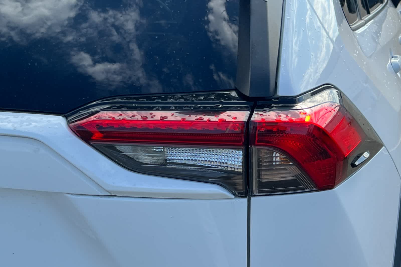 Thumbnail: 2021 Toyota RAV4 - 18